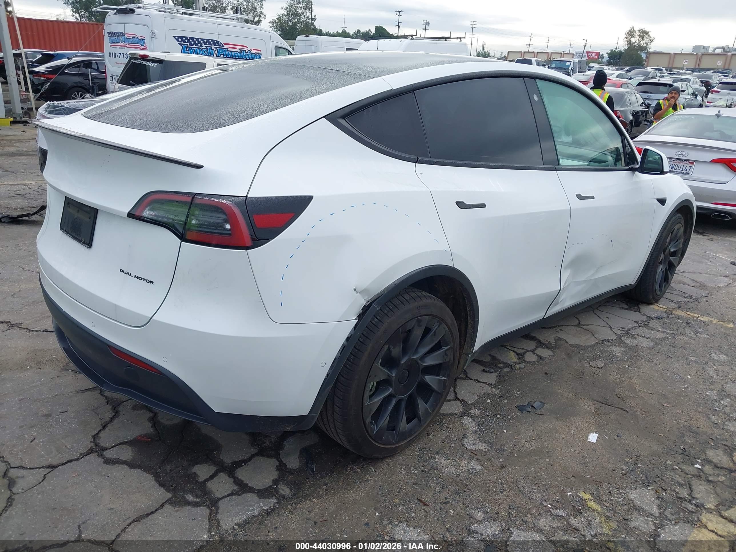 TESLA MODEL image 4