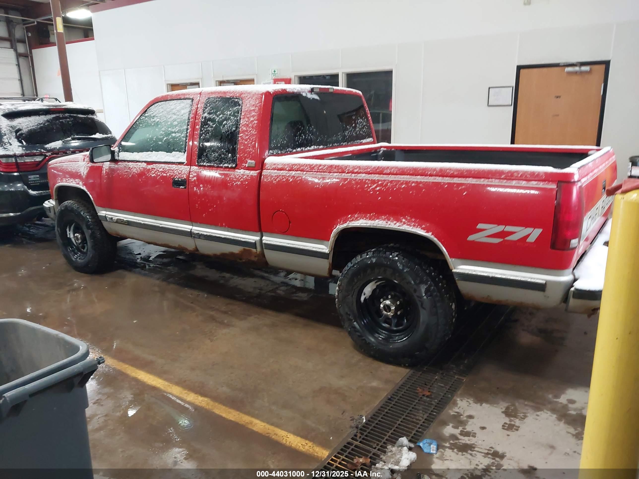 CHEVROLET GMT-400 image 3