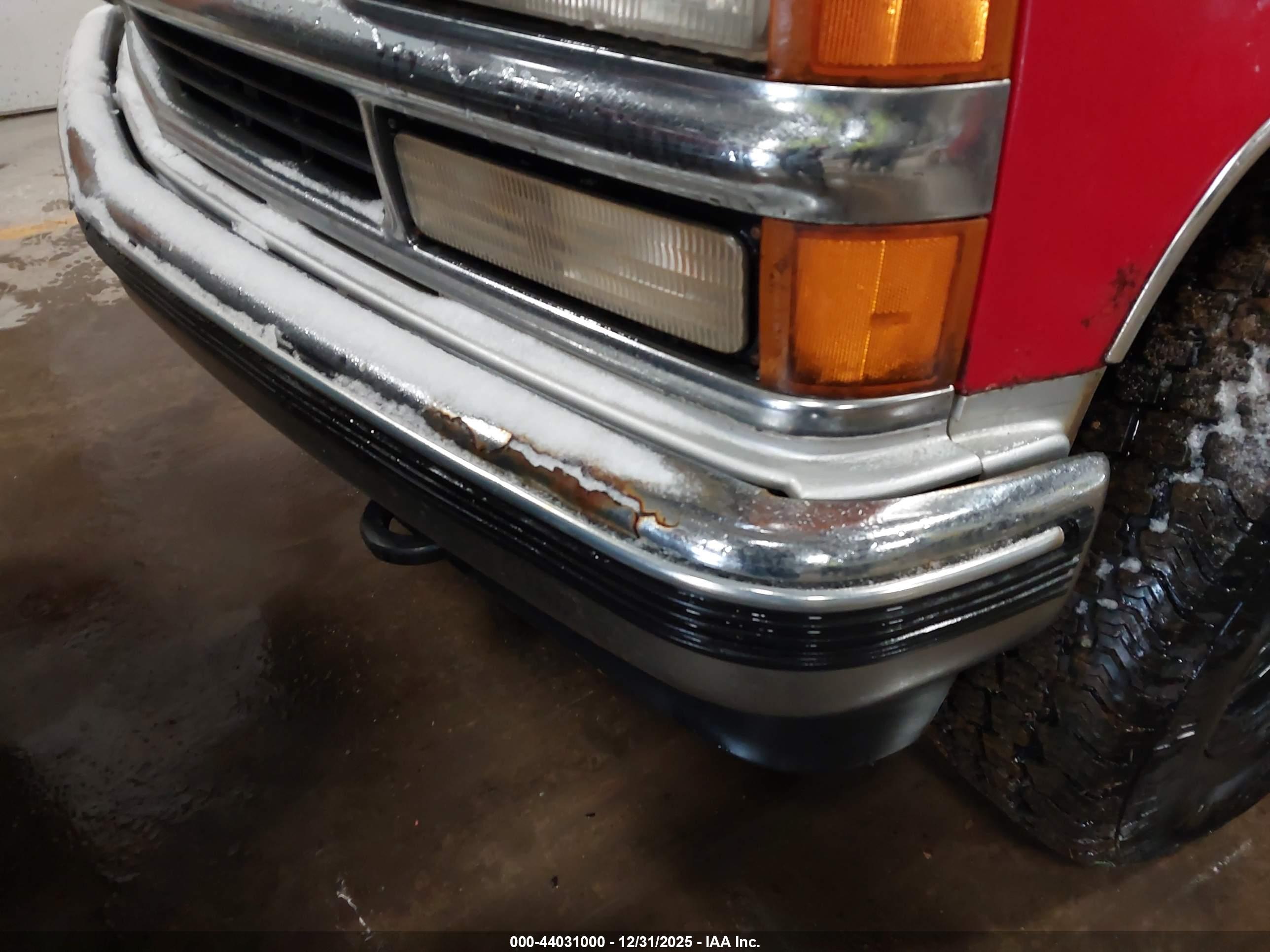 CHEVROLET GMT-400 image 6