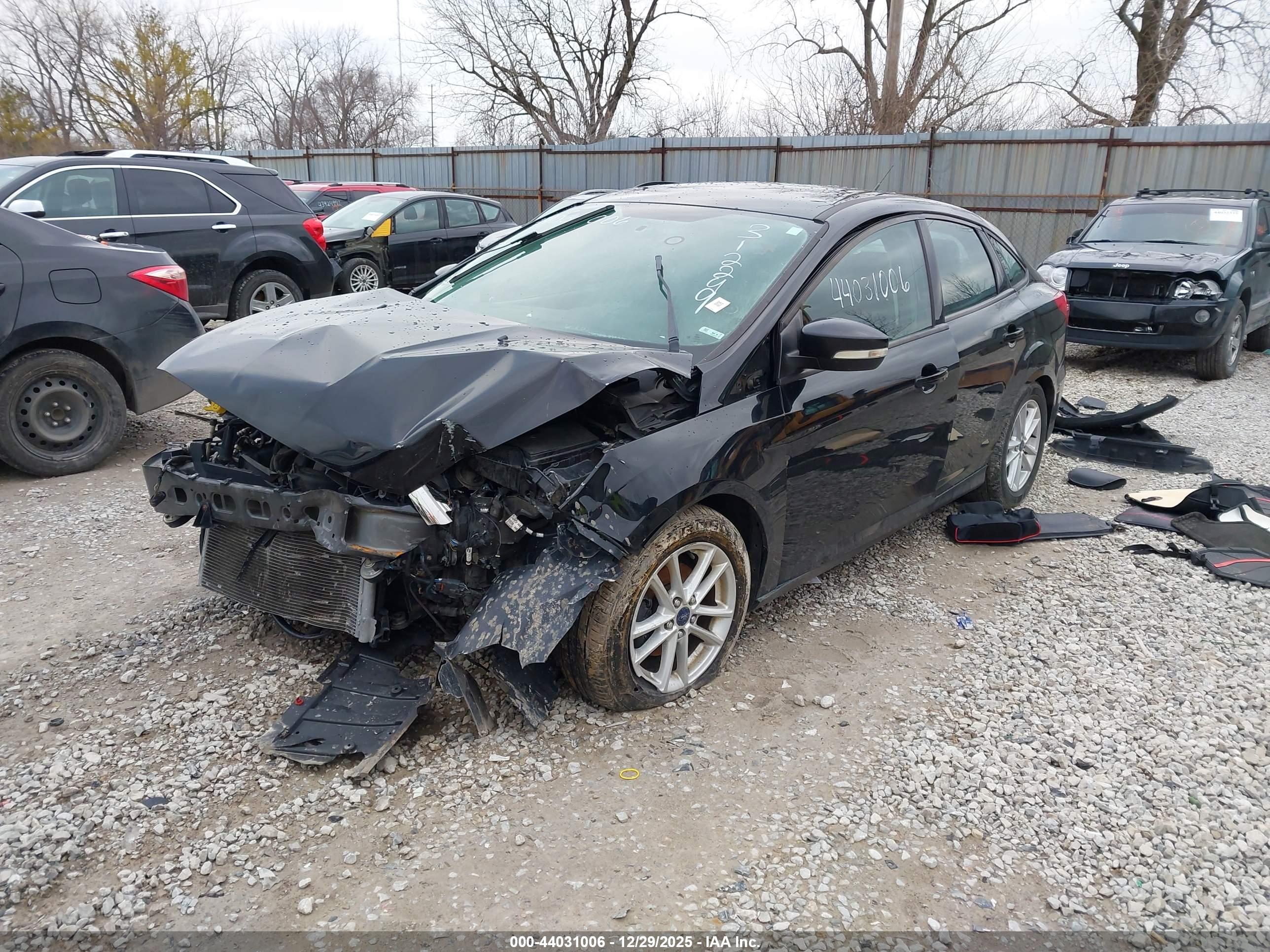 FORD FOCUS image 2