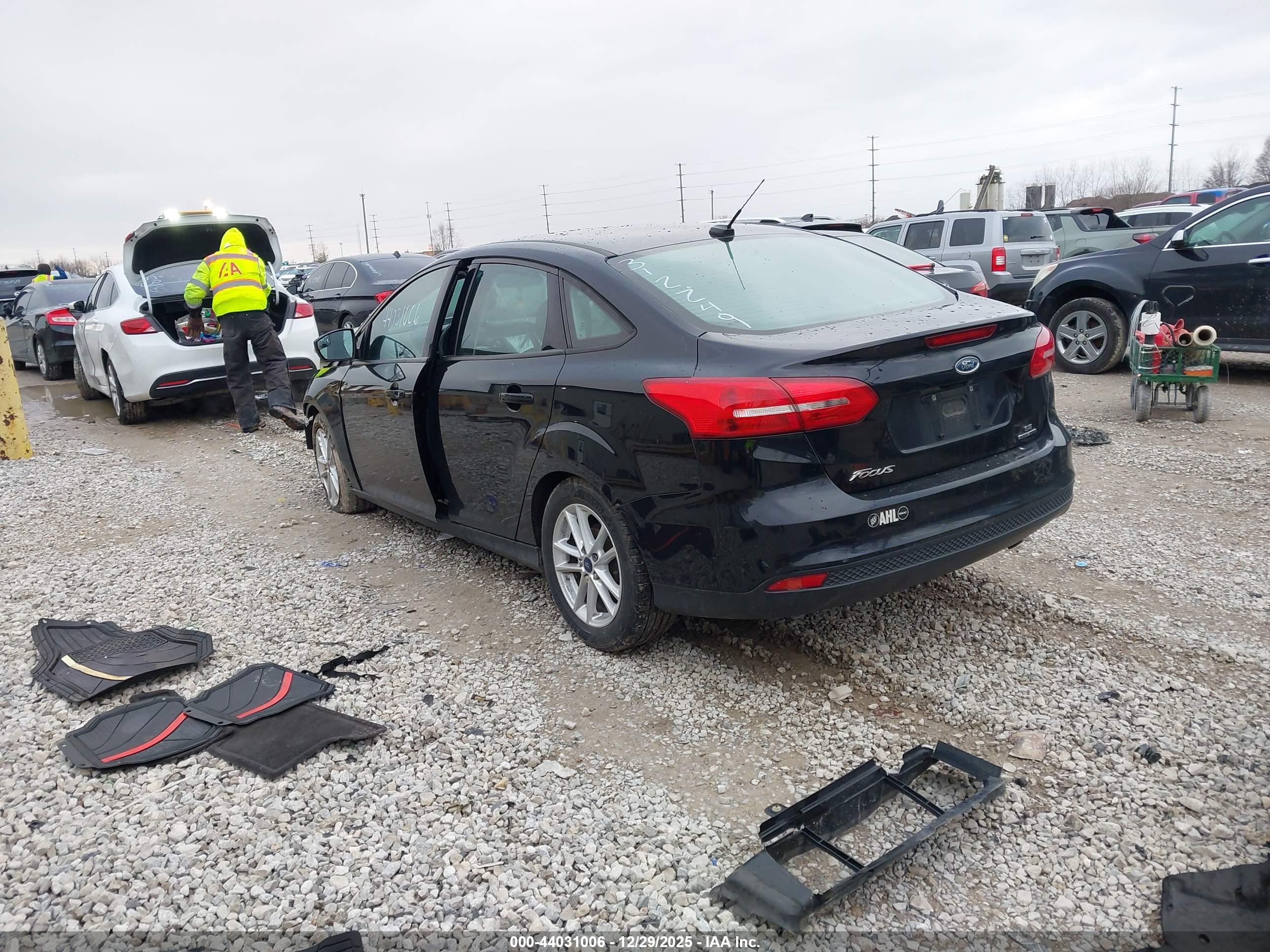 FORD FOCUS image 3