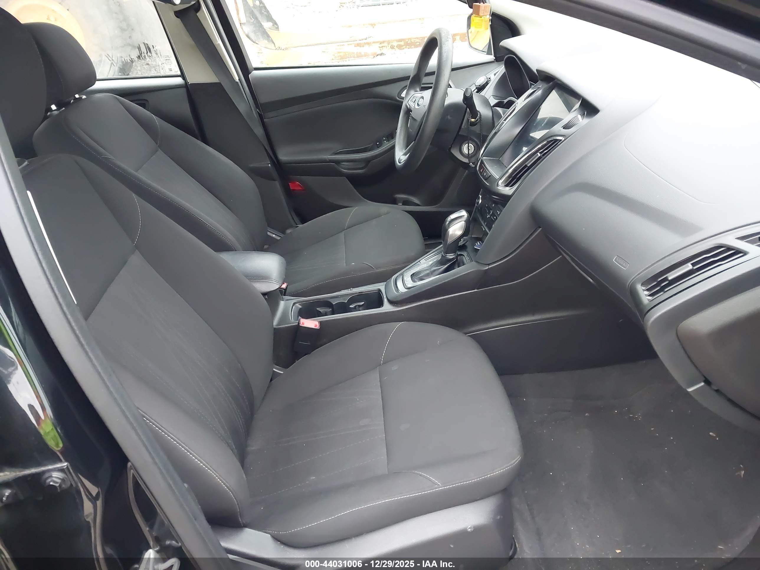 FORD FOCUS image 5