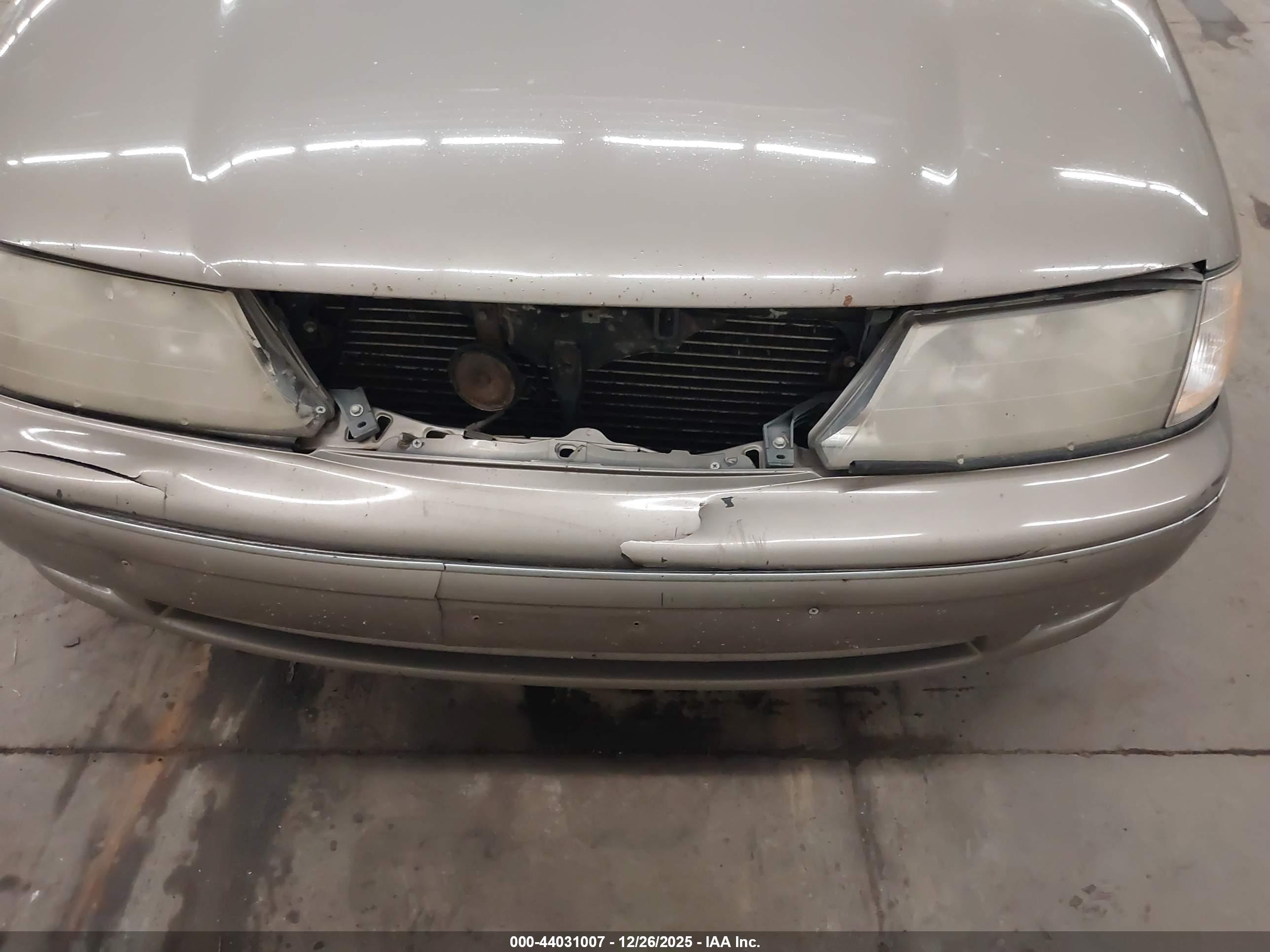 TOYOTA AVALON image 6