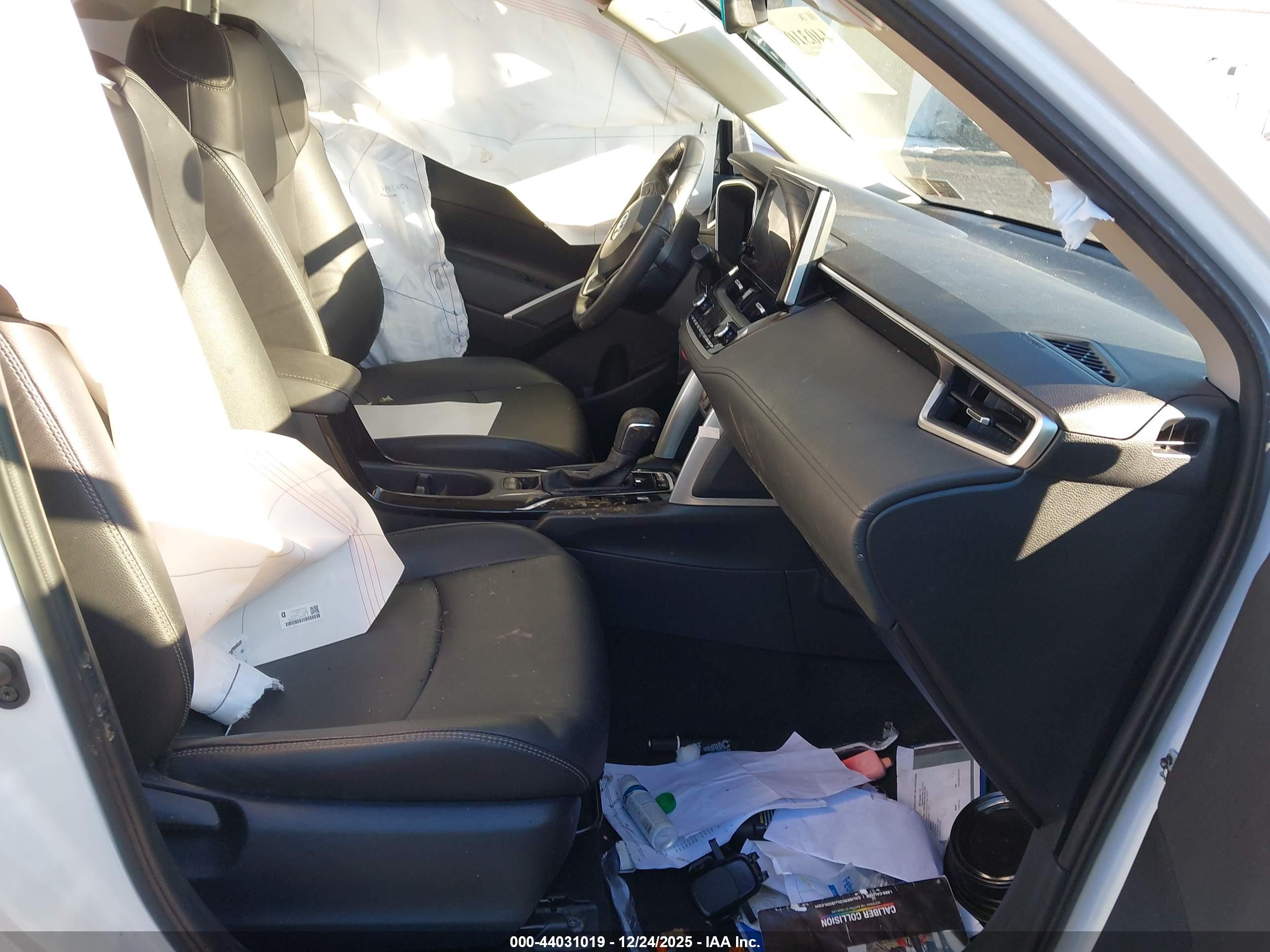 TOYOTA COROLLA image 5