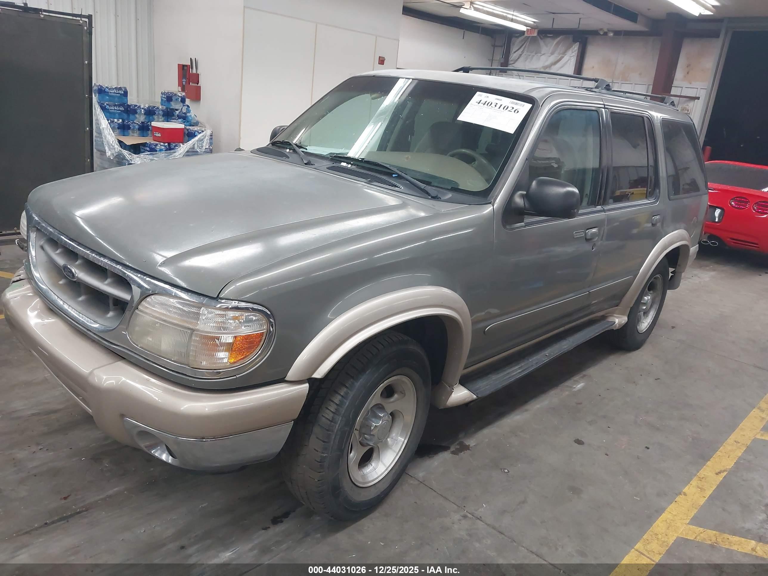 FORD EXPLORER image 2