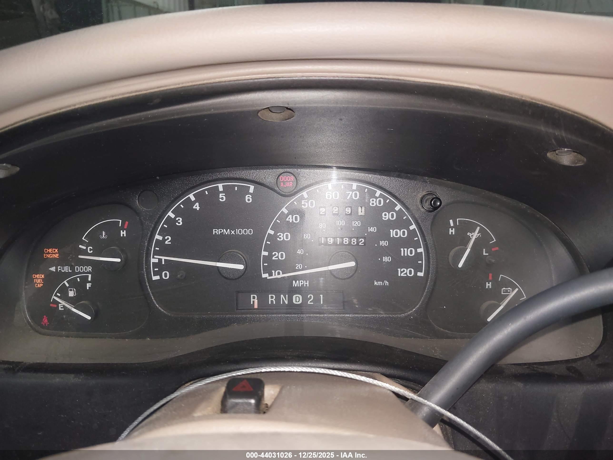 FORD EXPLORER image 7