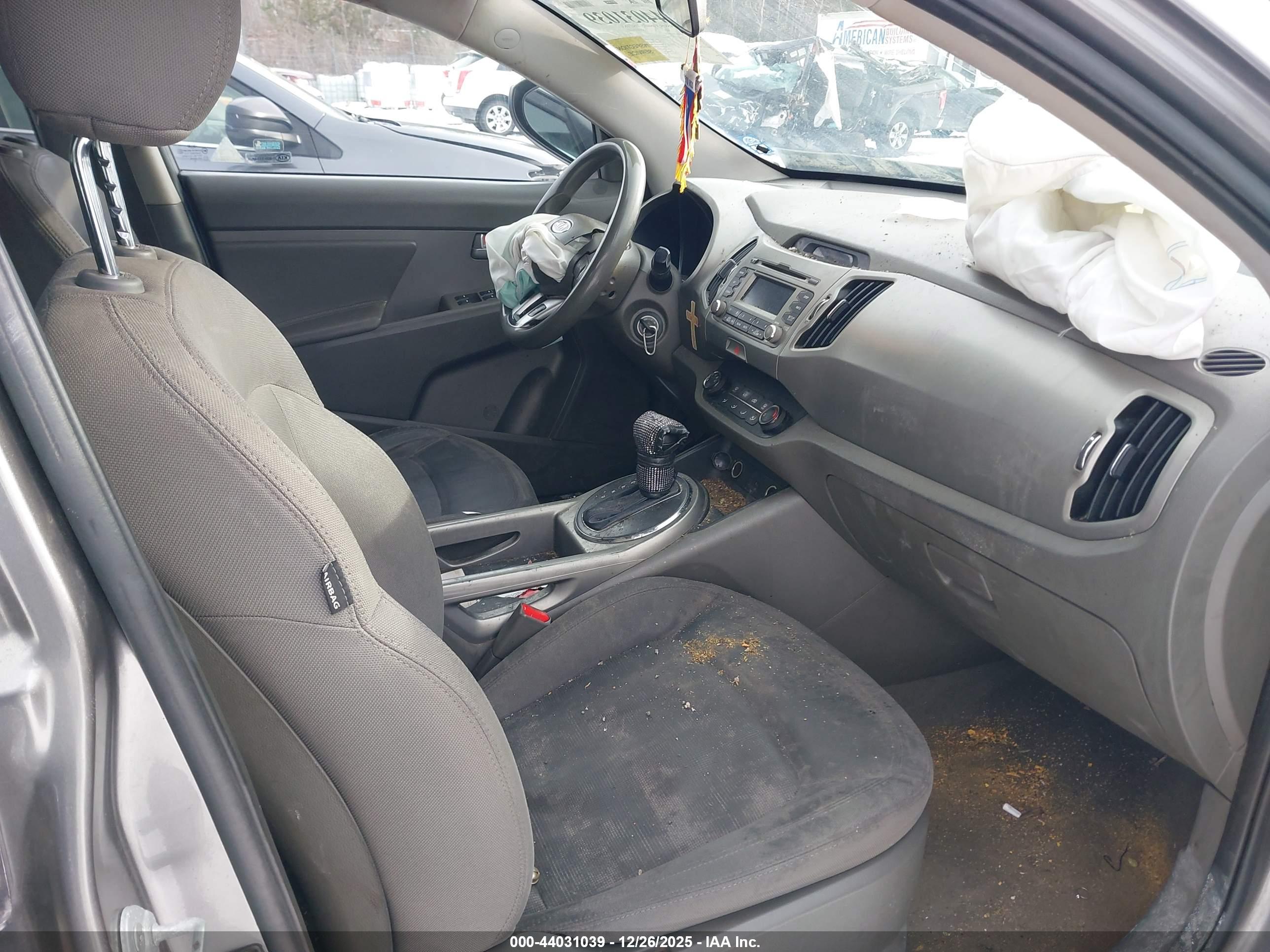 KIA SPORTAGE image 5