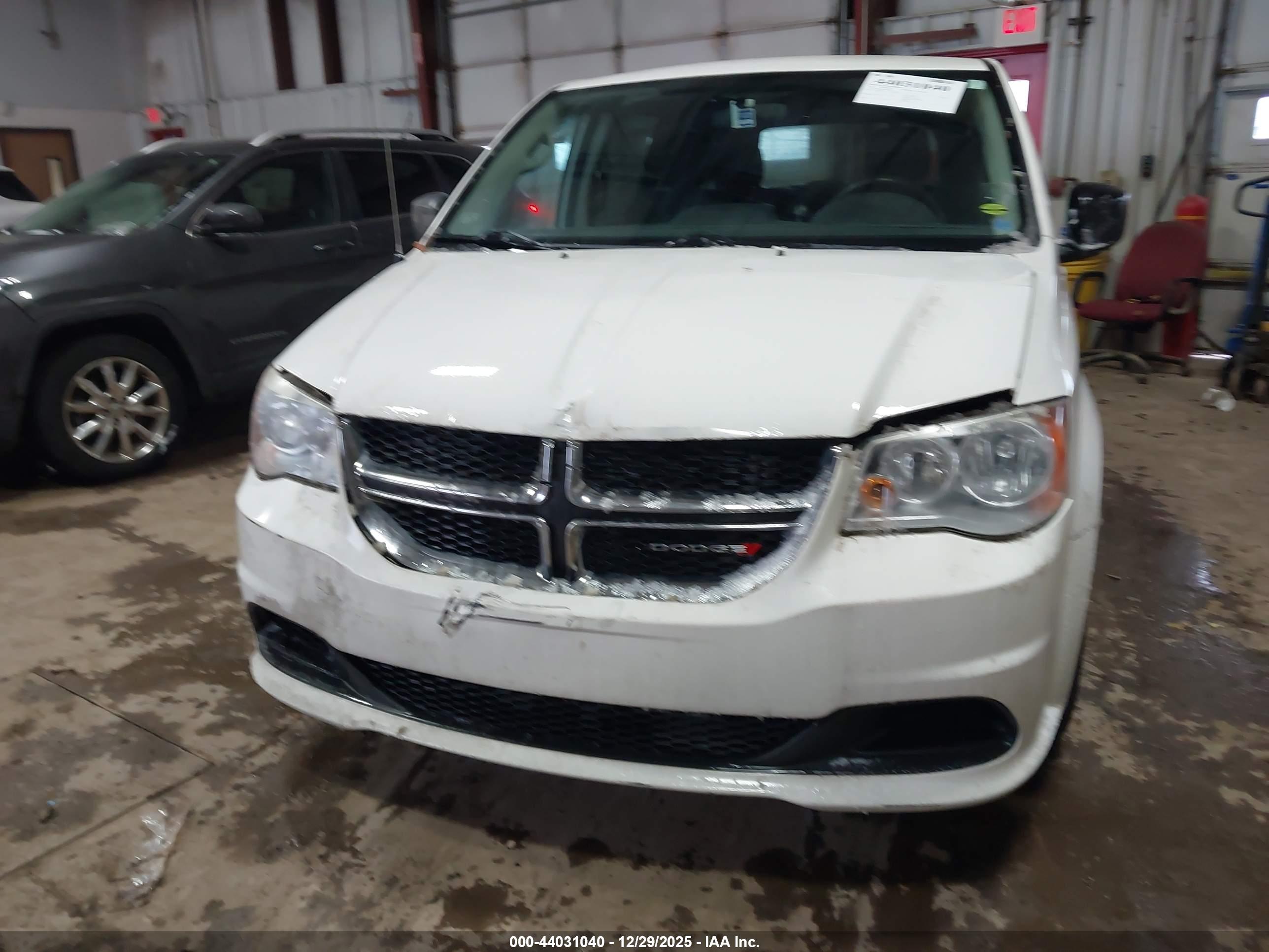 DODGE GRAND image 6