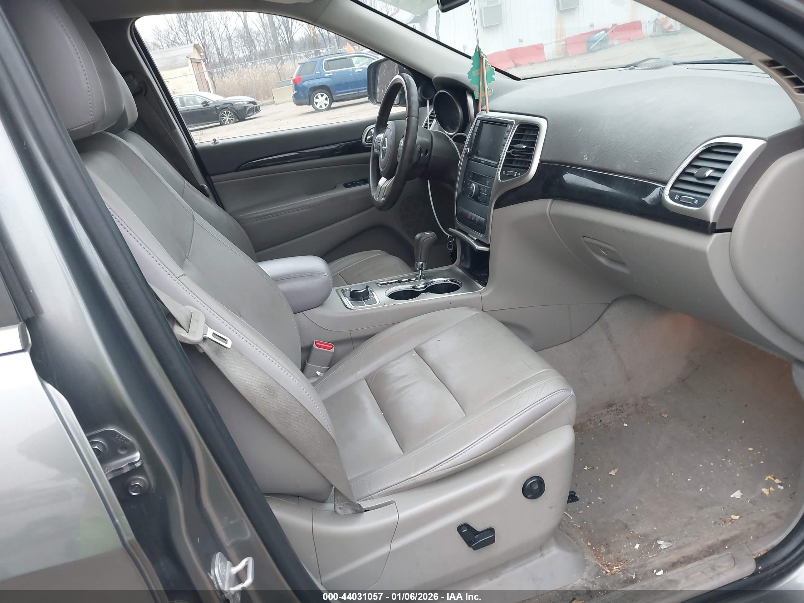 JEEP GRAND image 5