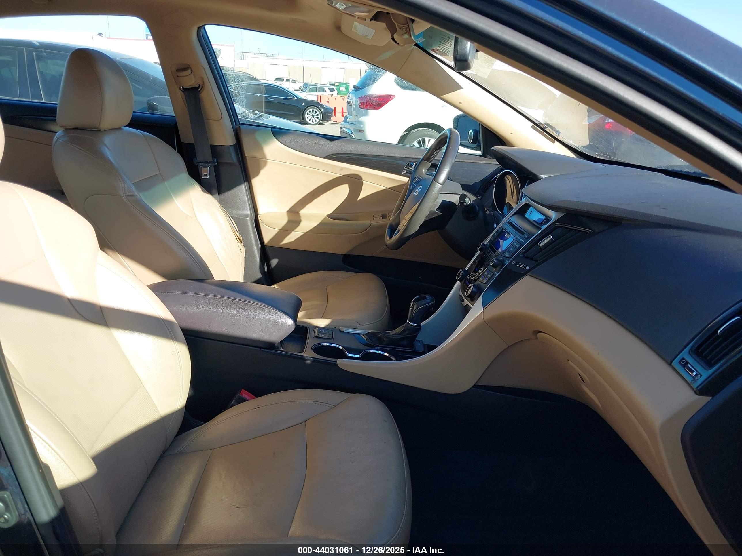 HYUNDAI SONATA image 5
