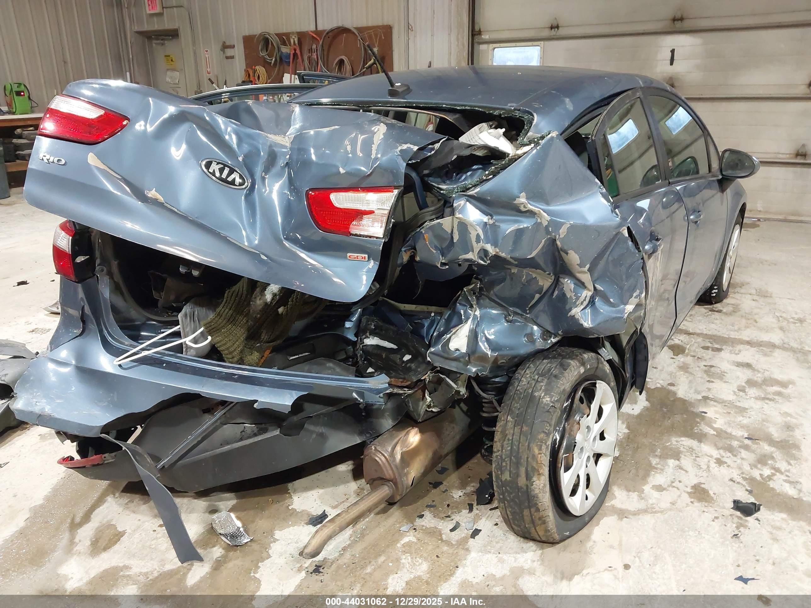 KIA RIO image 4