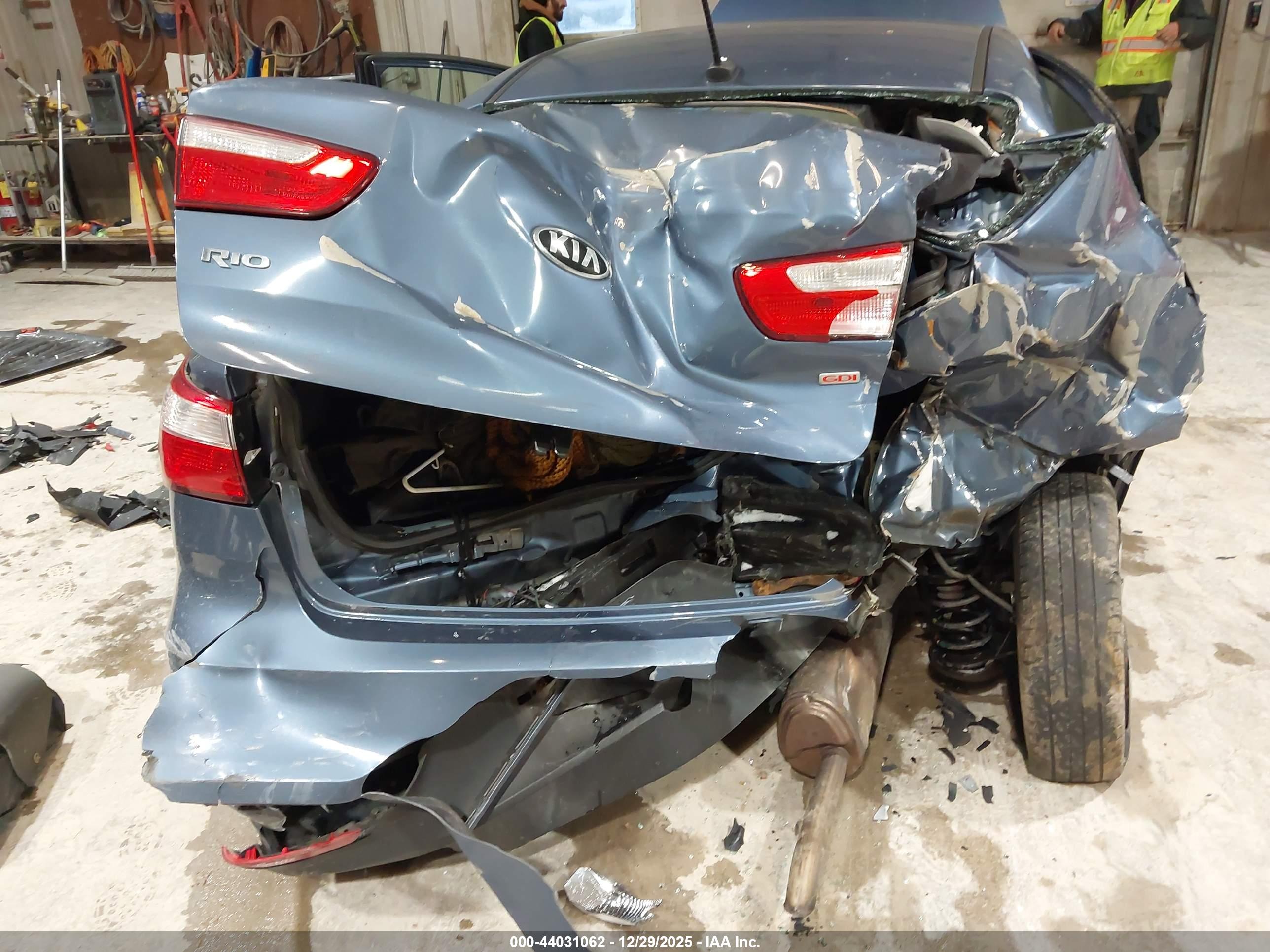 KIA RIO image 6
