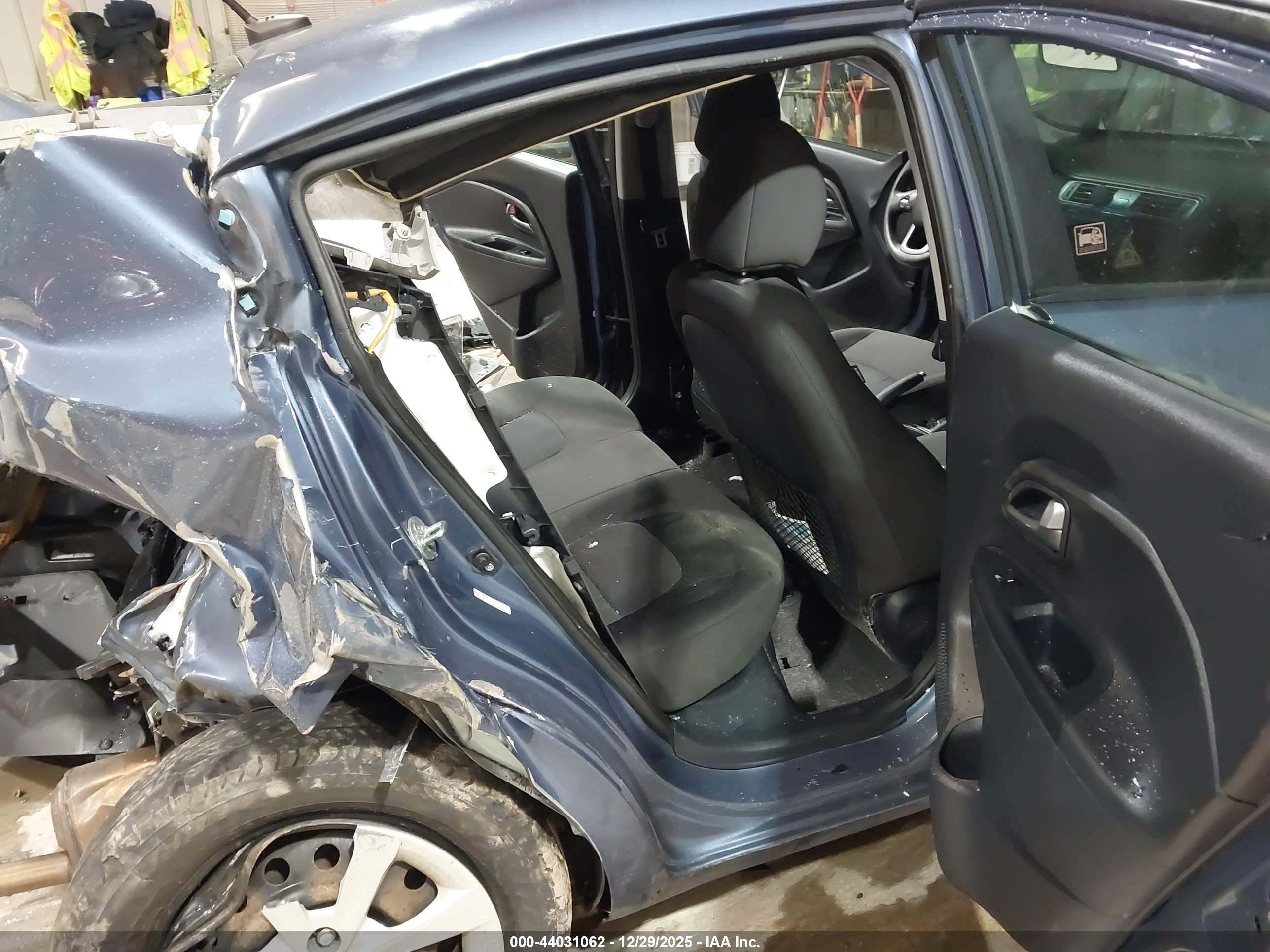KIA RIO image 8