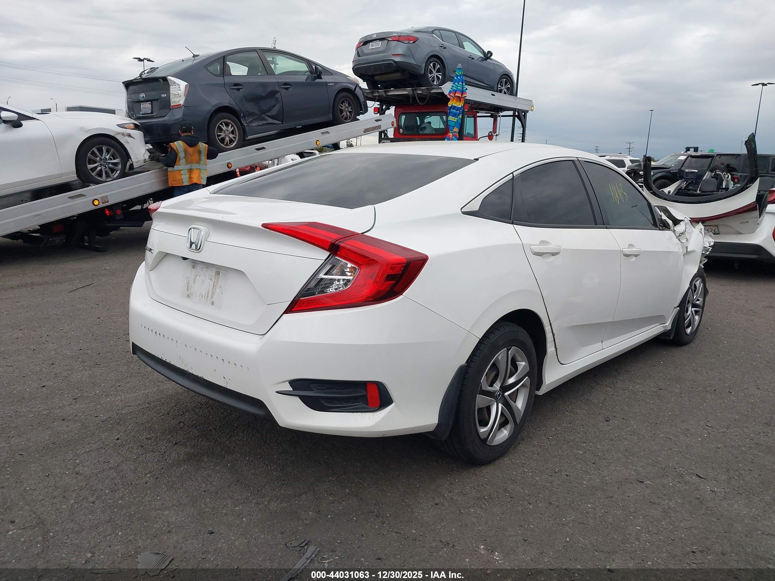 HONDA CIVIC image 4