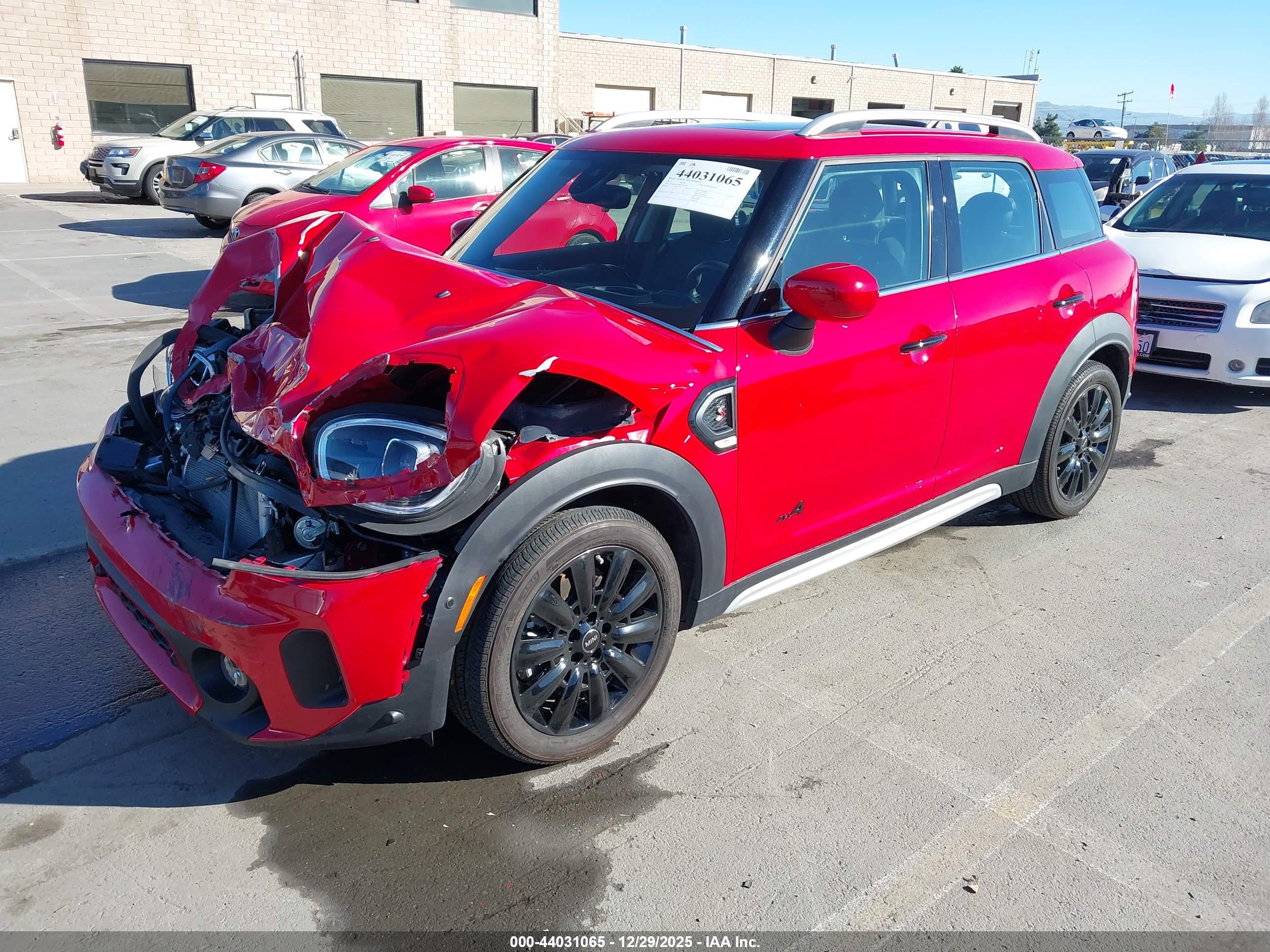 MINI COUNTRYMAN image 2
