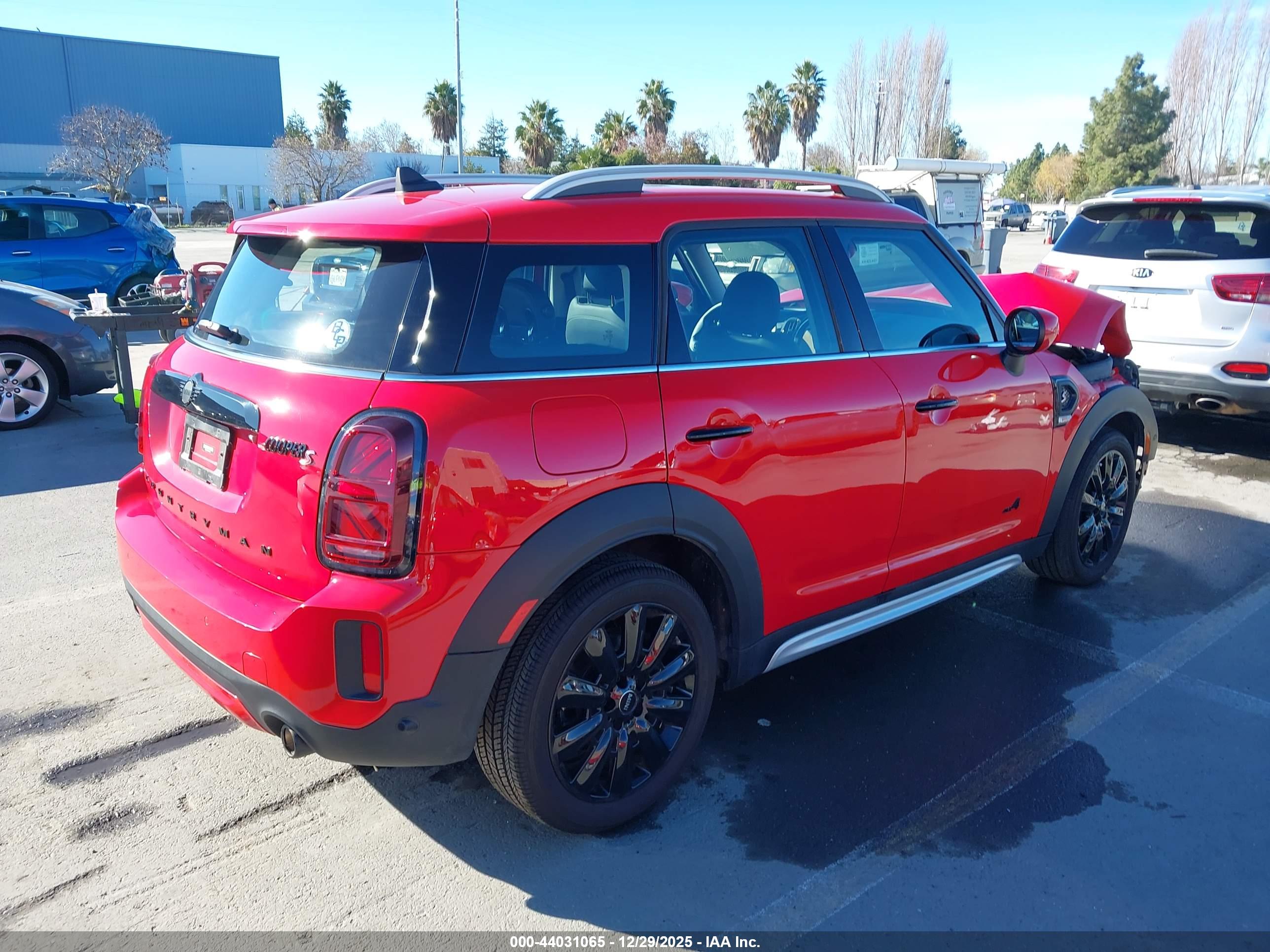 MINI COUNTRYMAN image 4
