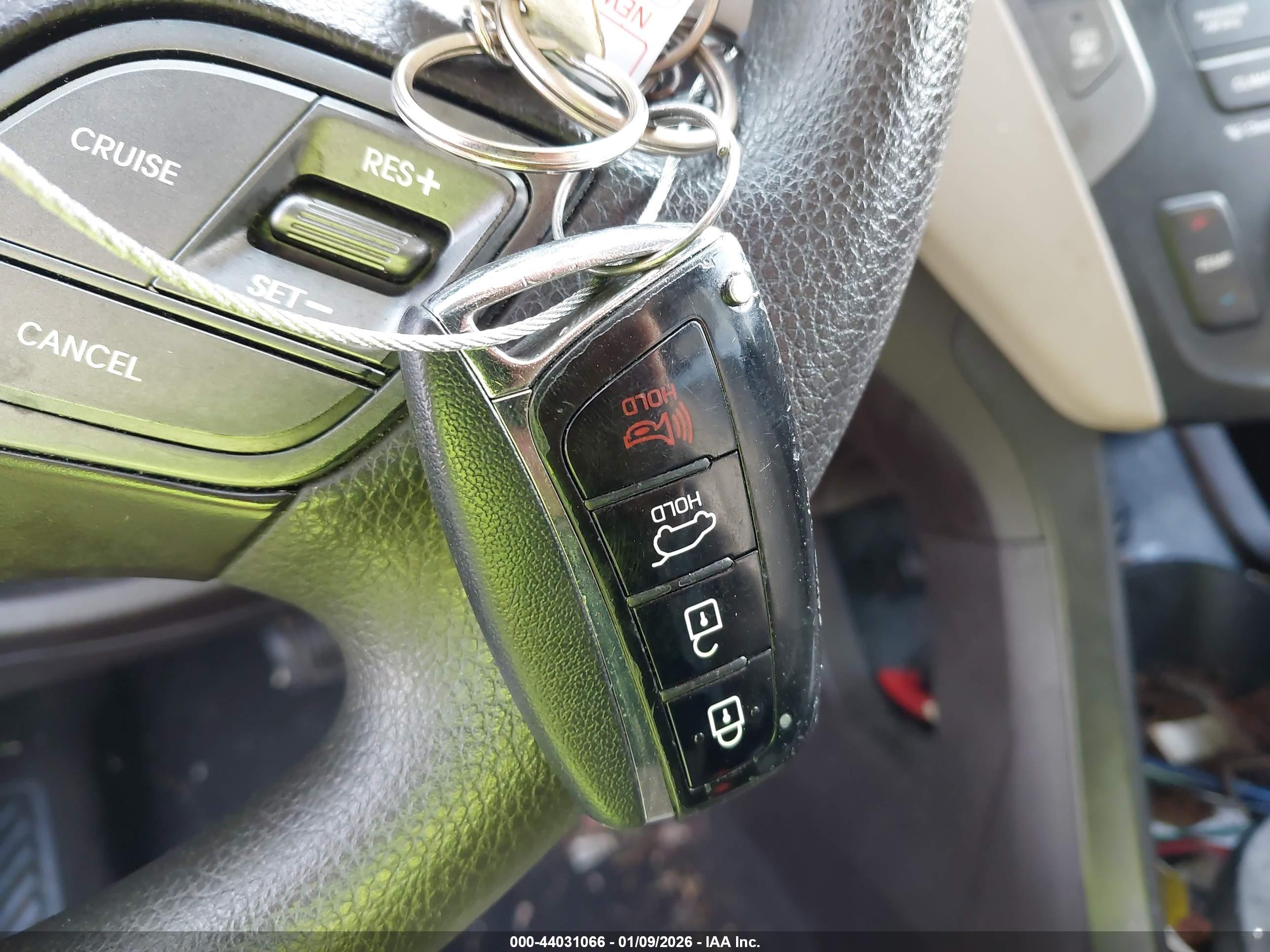 HYUNDAI SANTA image 11