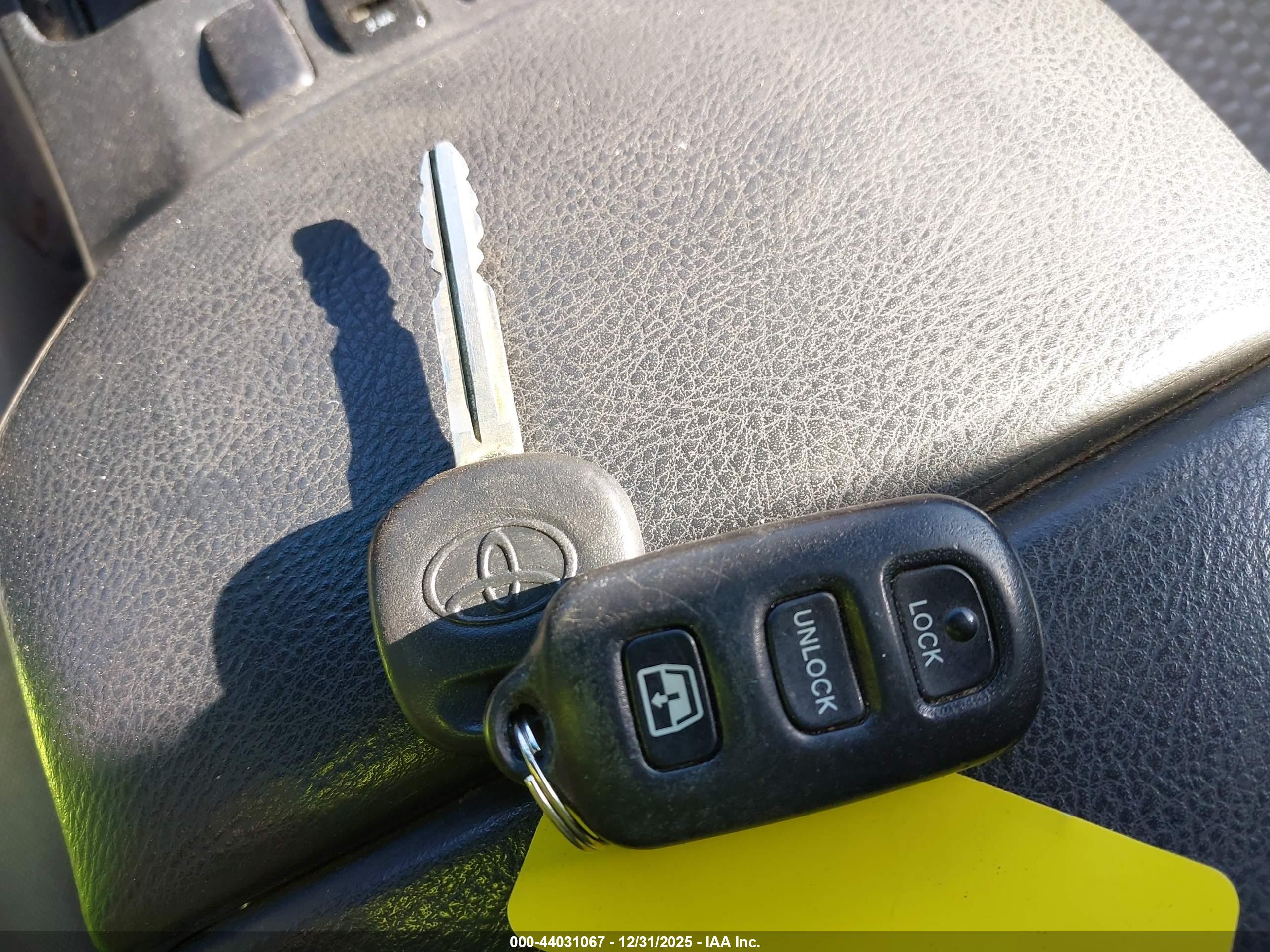 TOYOTA 4RUNNER image 11