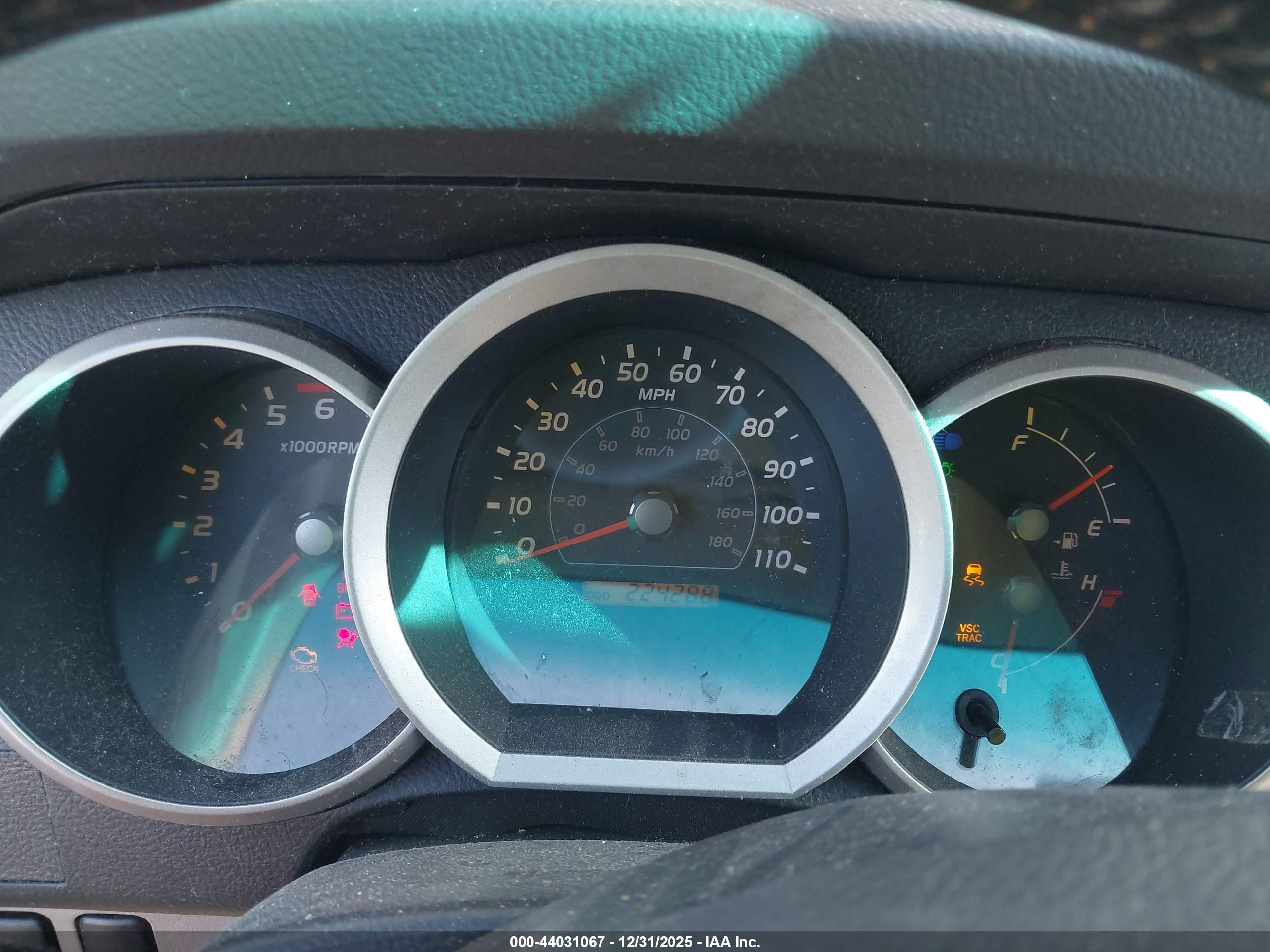 TOYOTA 4RUNNER image 7