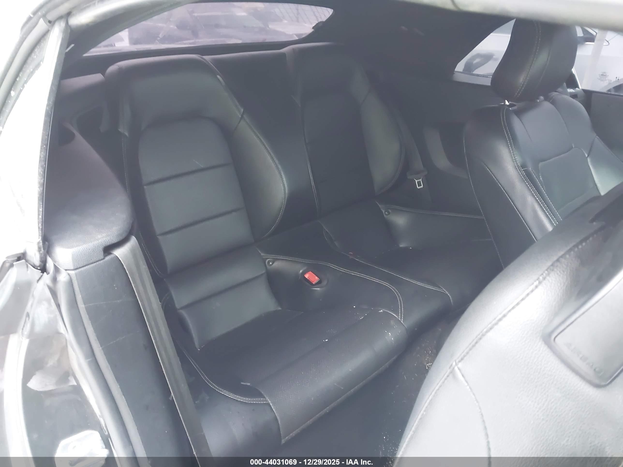 FORD MUSTANG image 8