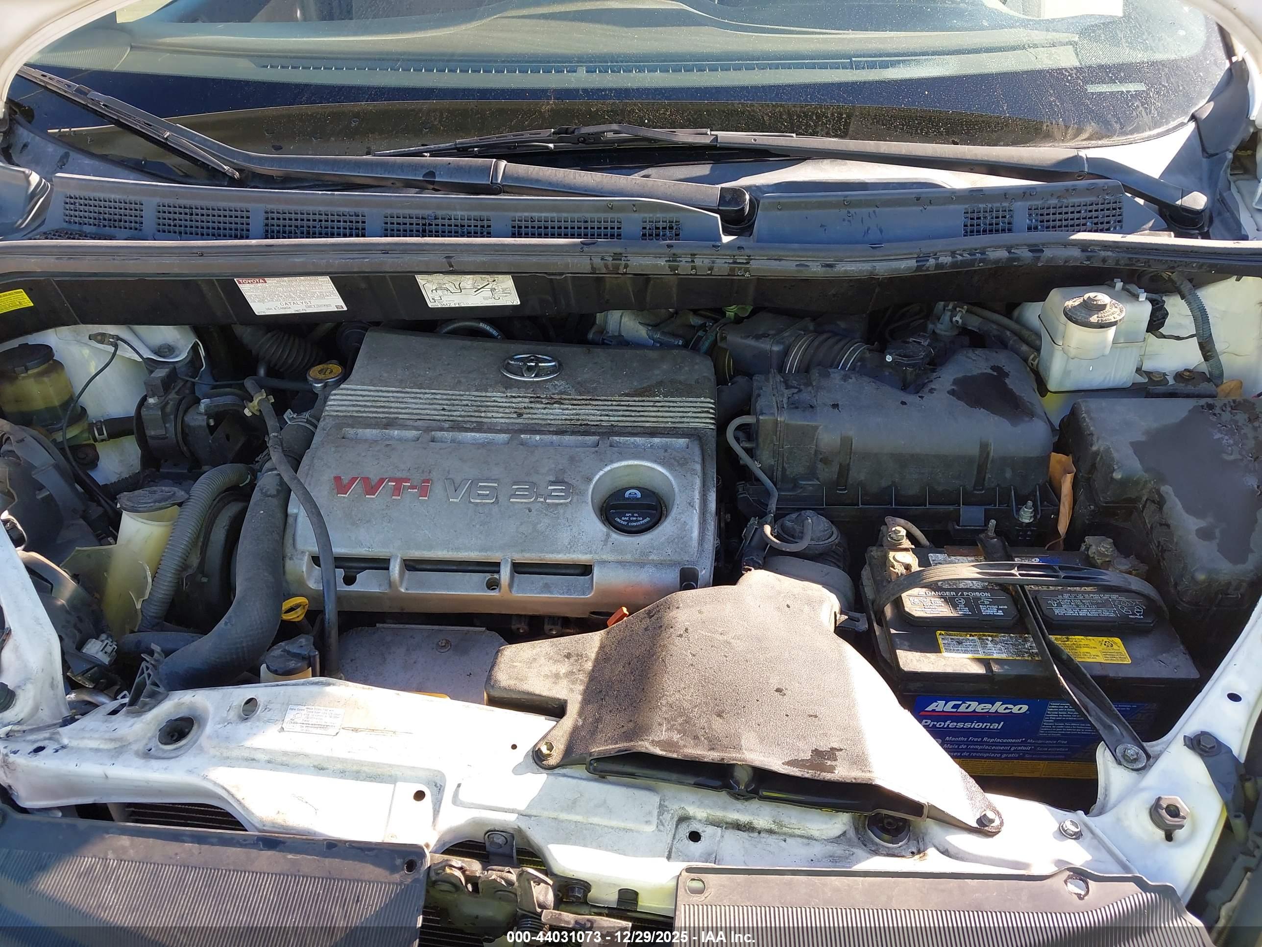 TOYOTA SIENNA image 10
