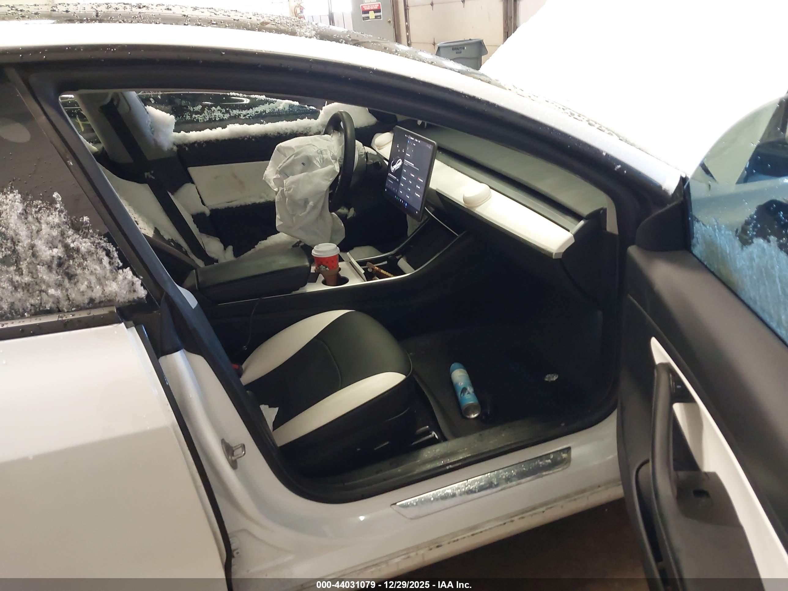 TESLA MODEL image 5