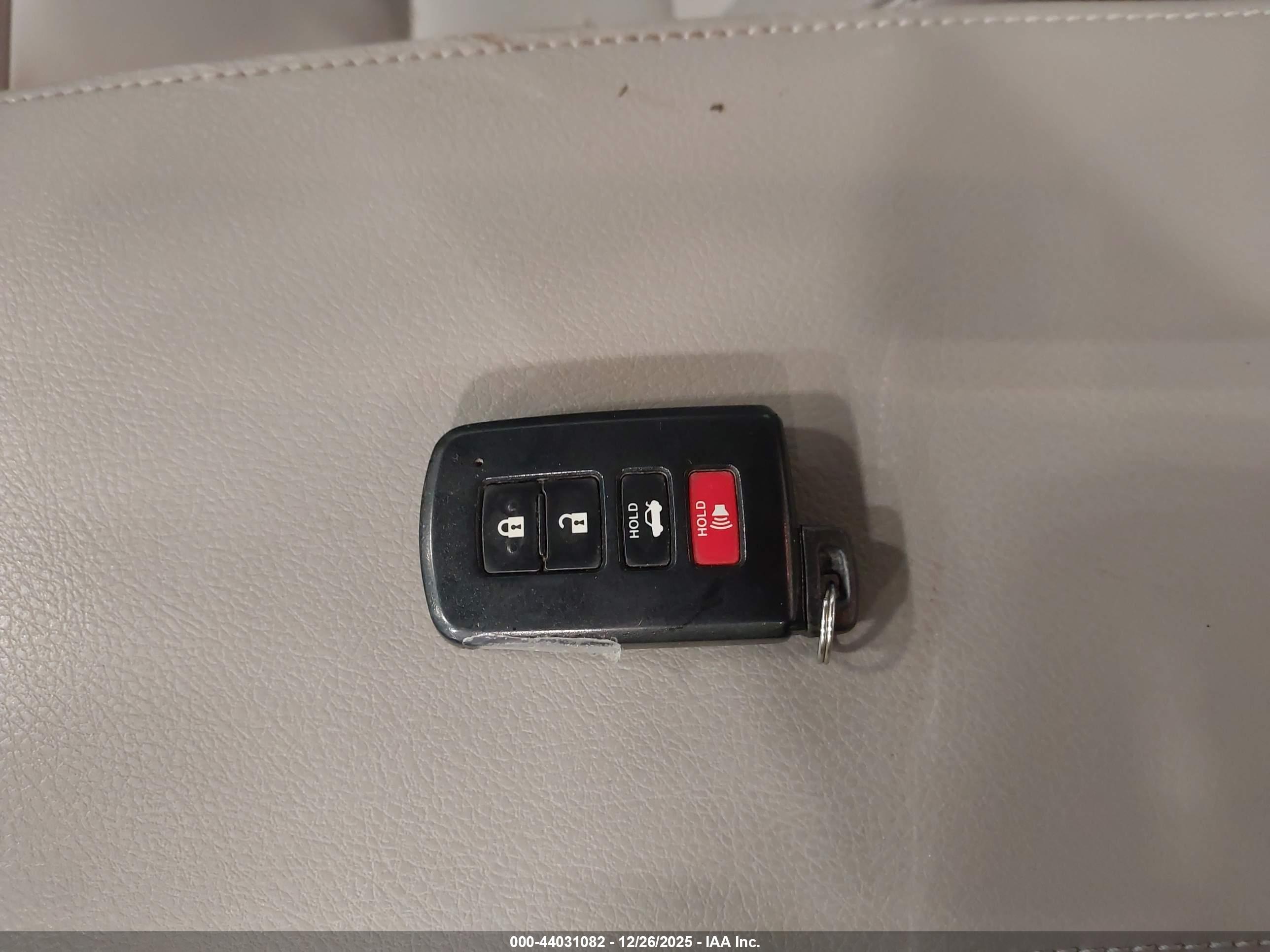 TOYOTA CAMRY image 11