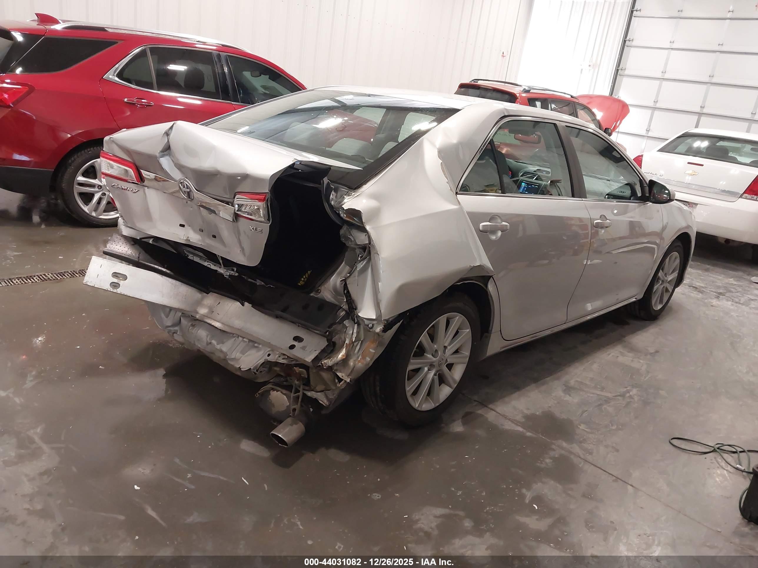 TOYOTA CAMRY image 4