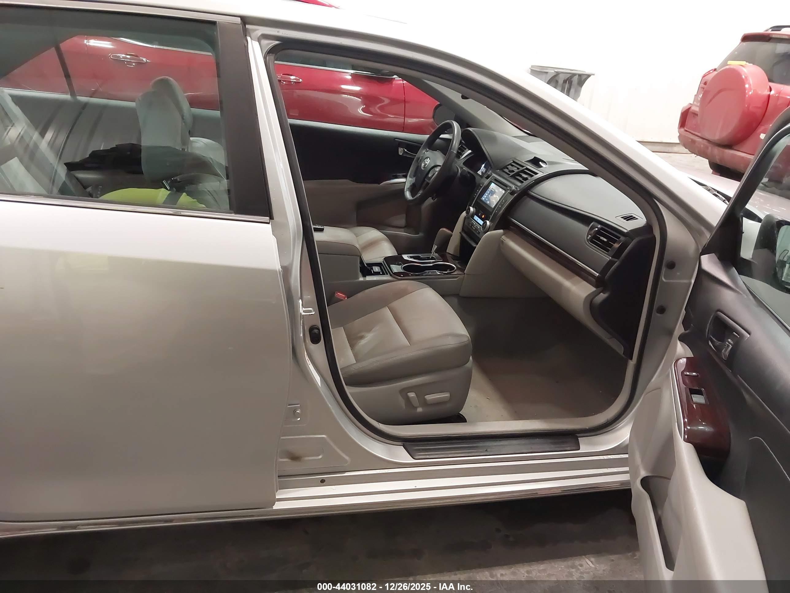 TOYOTA CAMRY image 5
