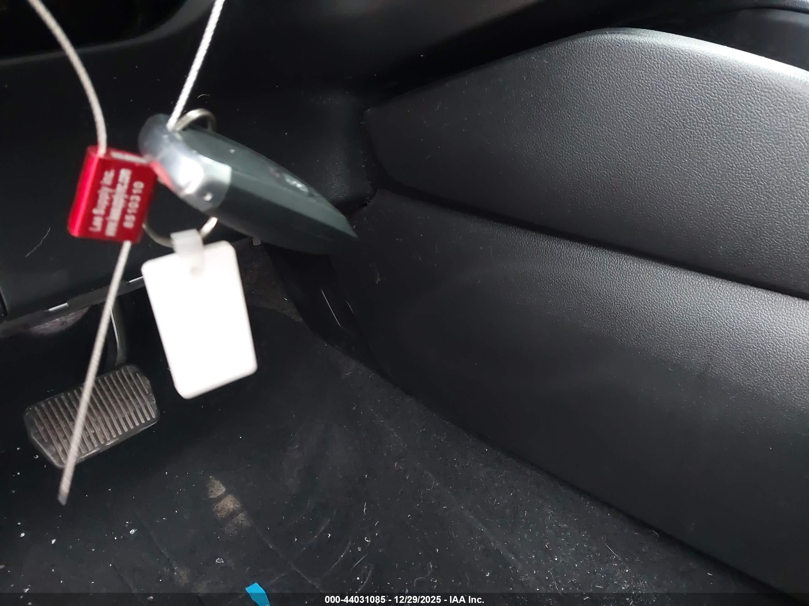 FORD ESCAPE image 11