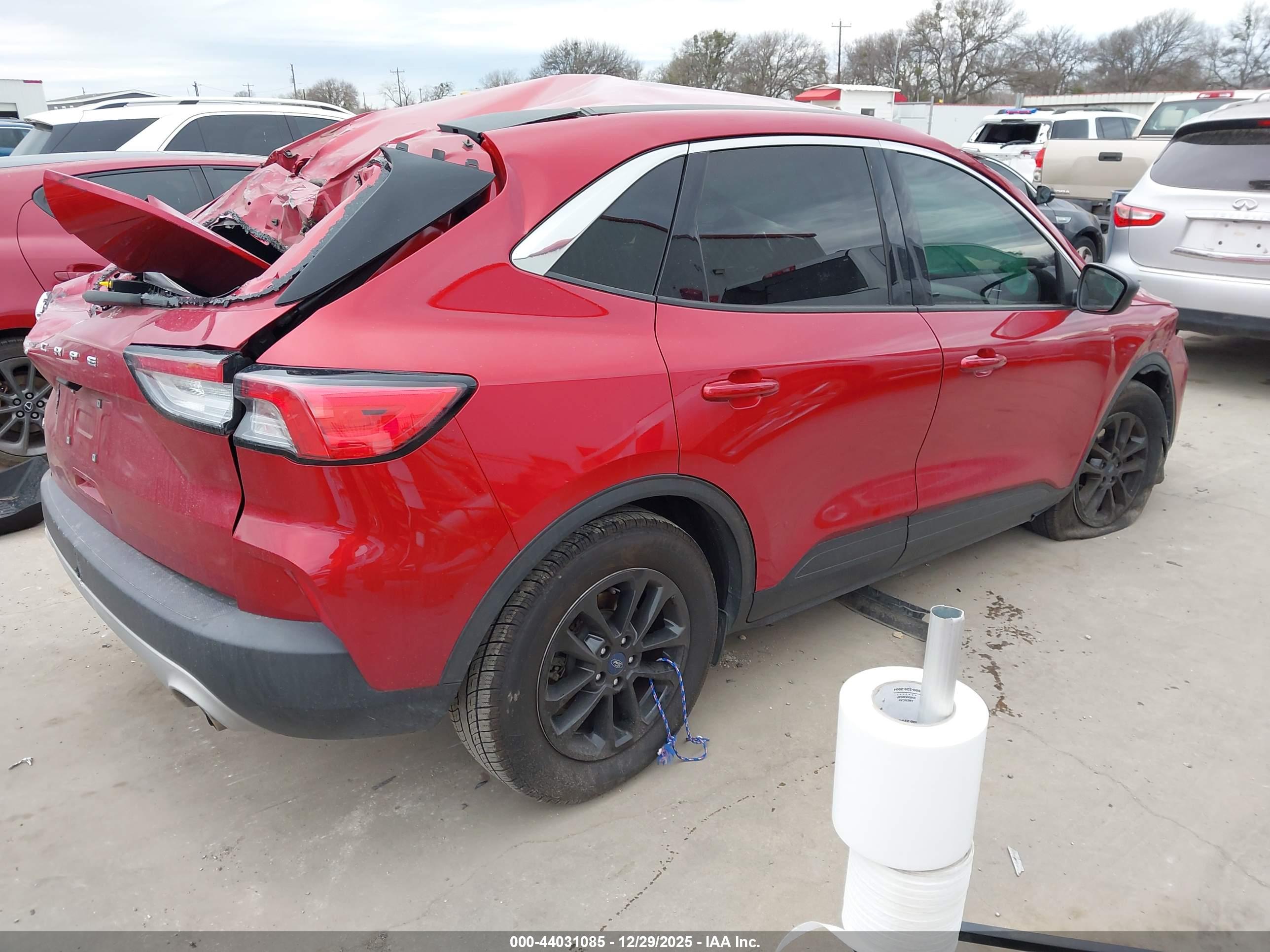 FORD ESCAPE image 4