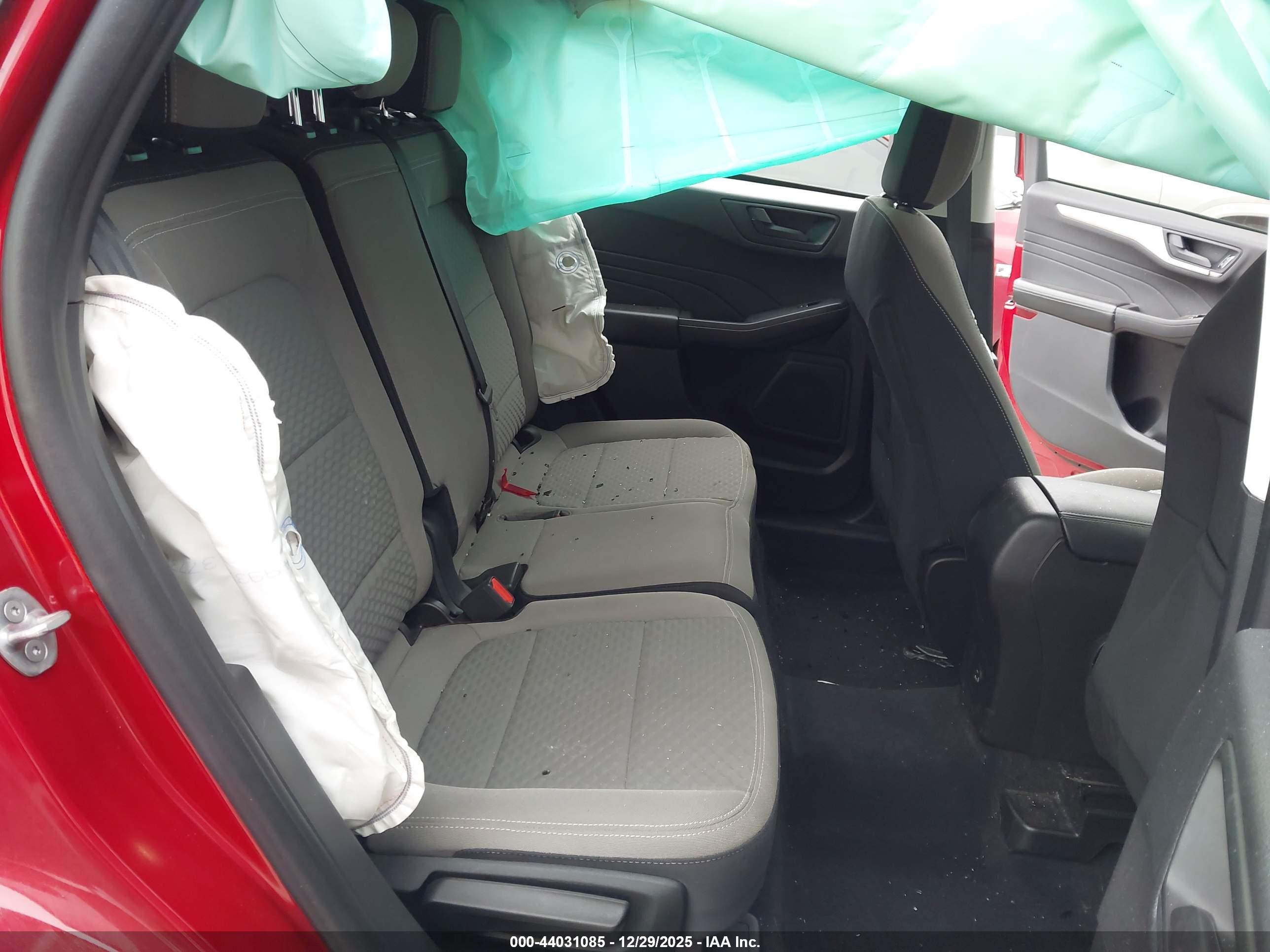 FORD ESCAPE image 8