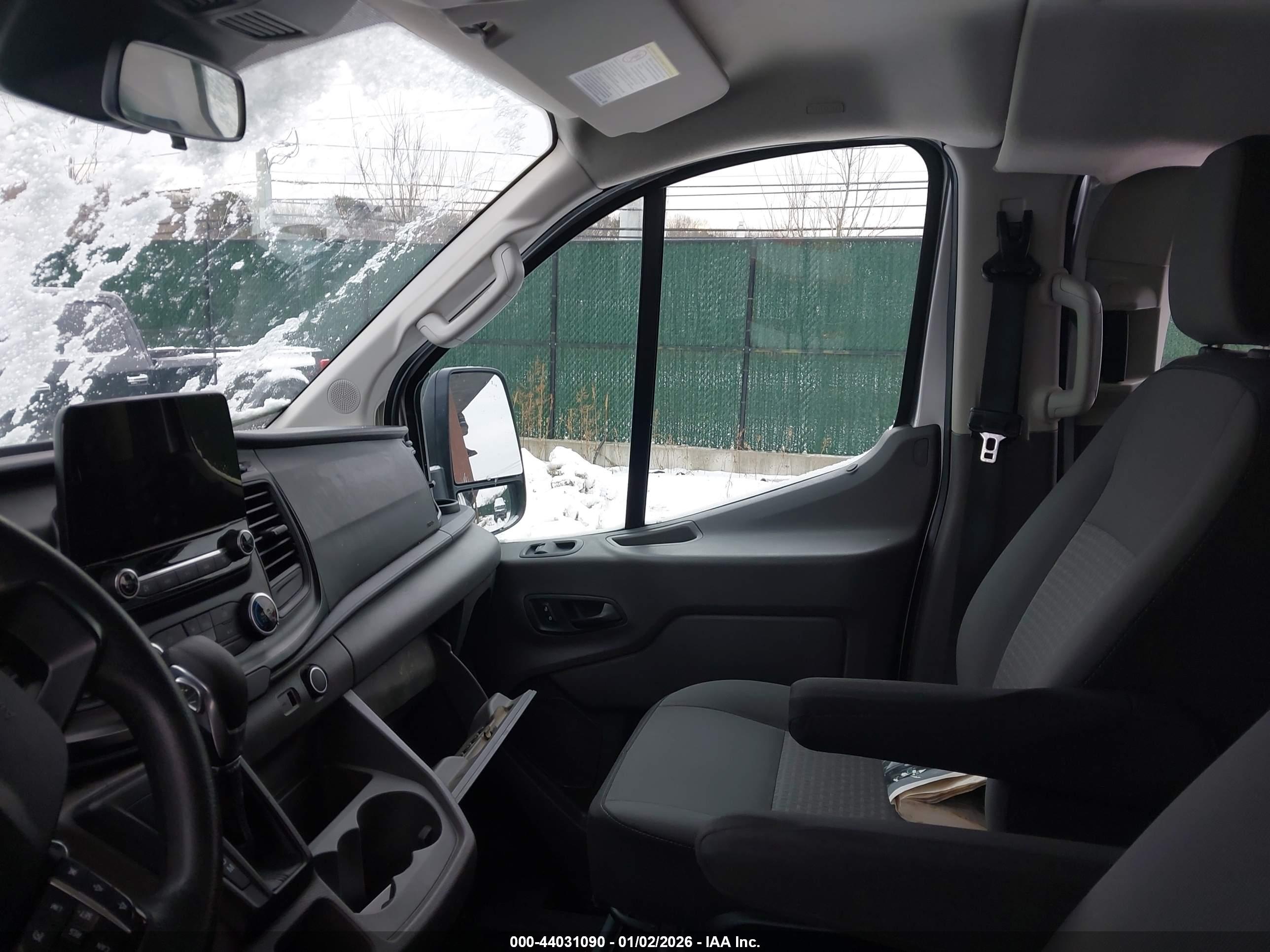FORD TRANSIT-350 image 5