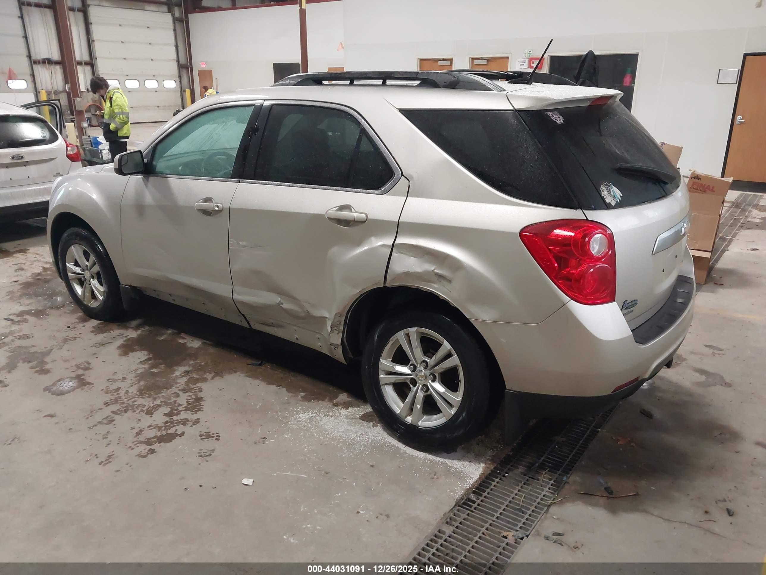 CHEVROLET EQUINOX image 3
