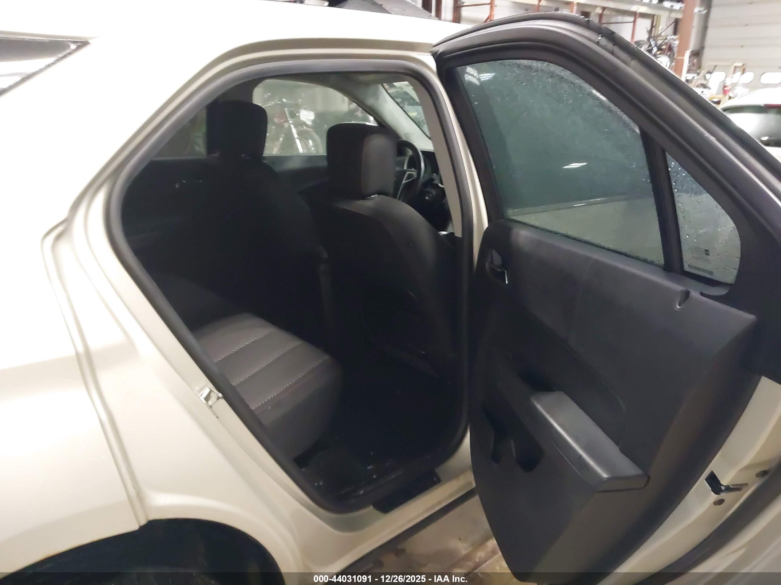 CHEVROLET EQUINOX image 8
