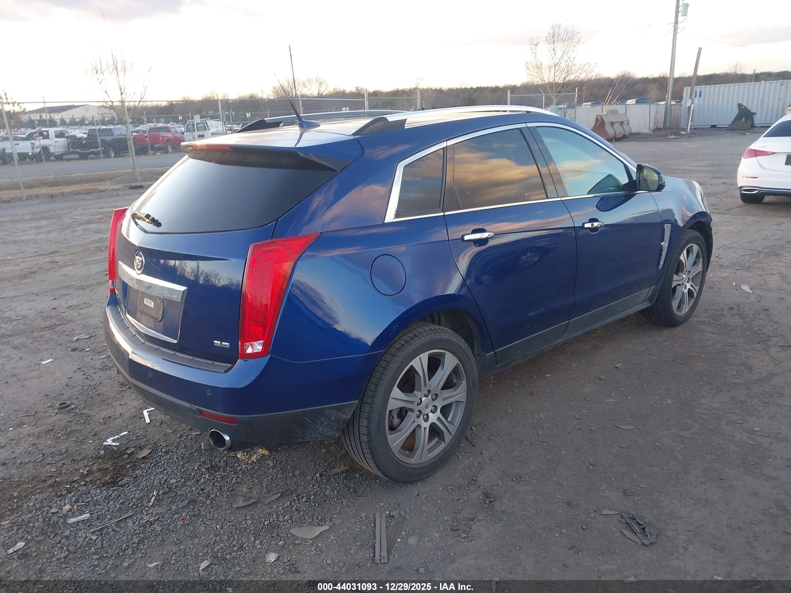 CADILLAC SRX image 4