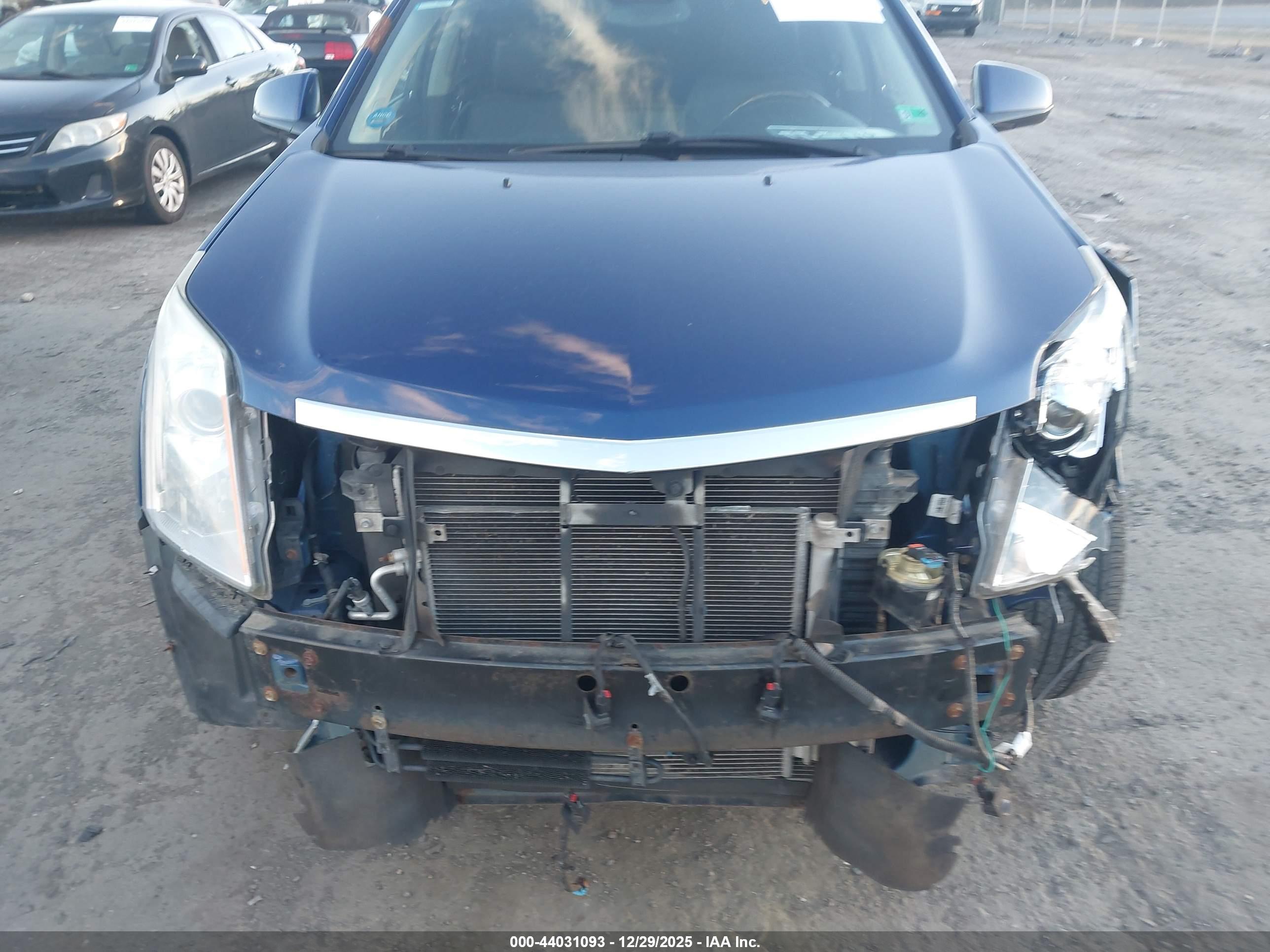 CADILLAC SRX image 6