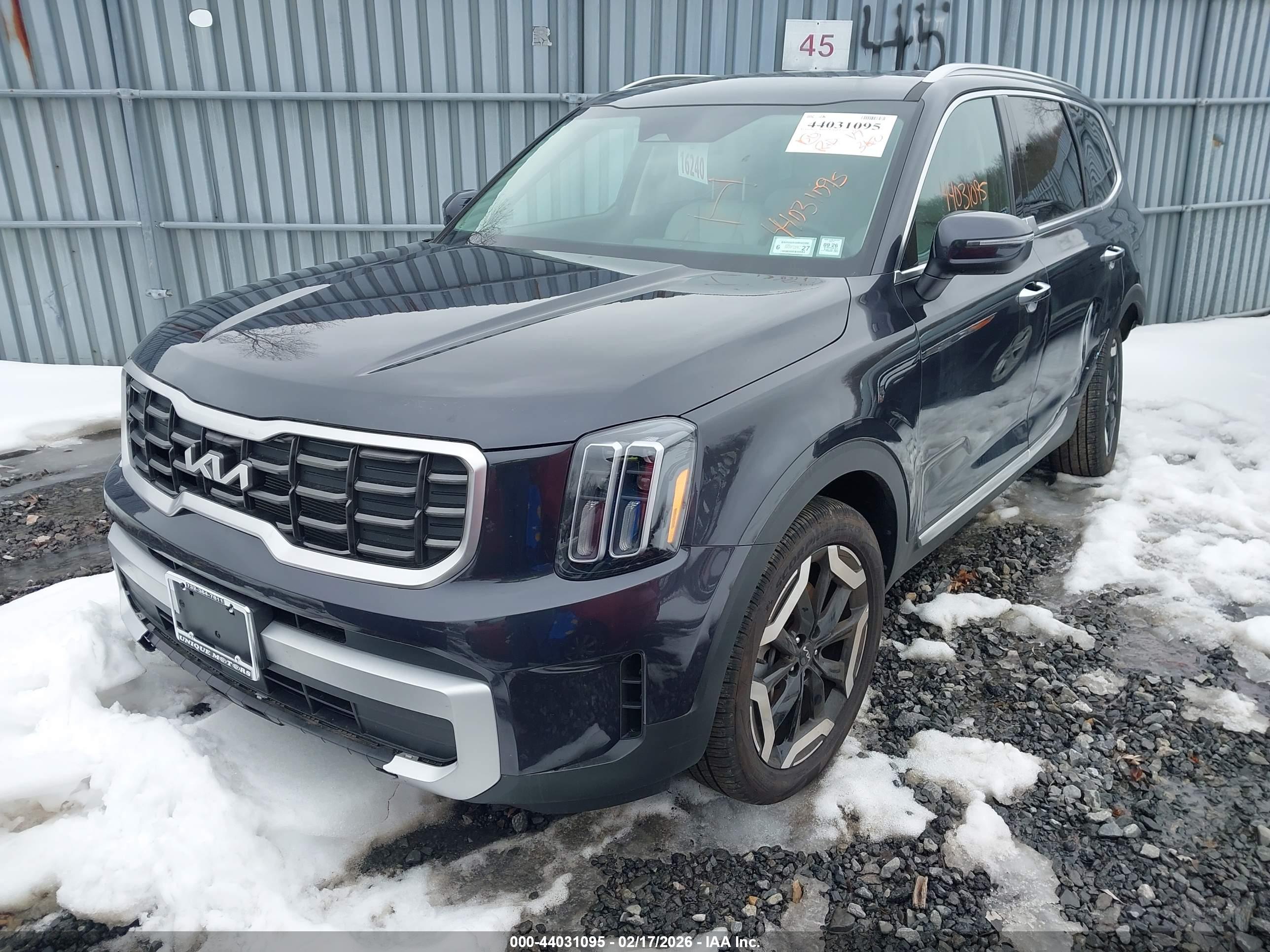 KIA TELLURIDE image 2