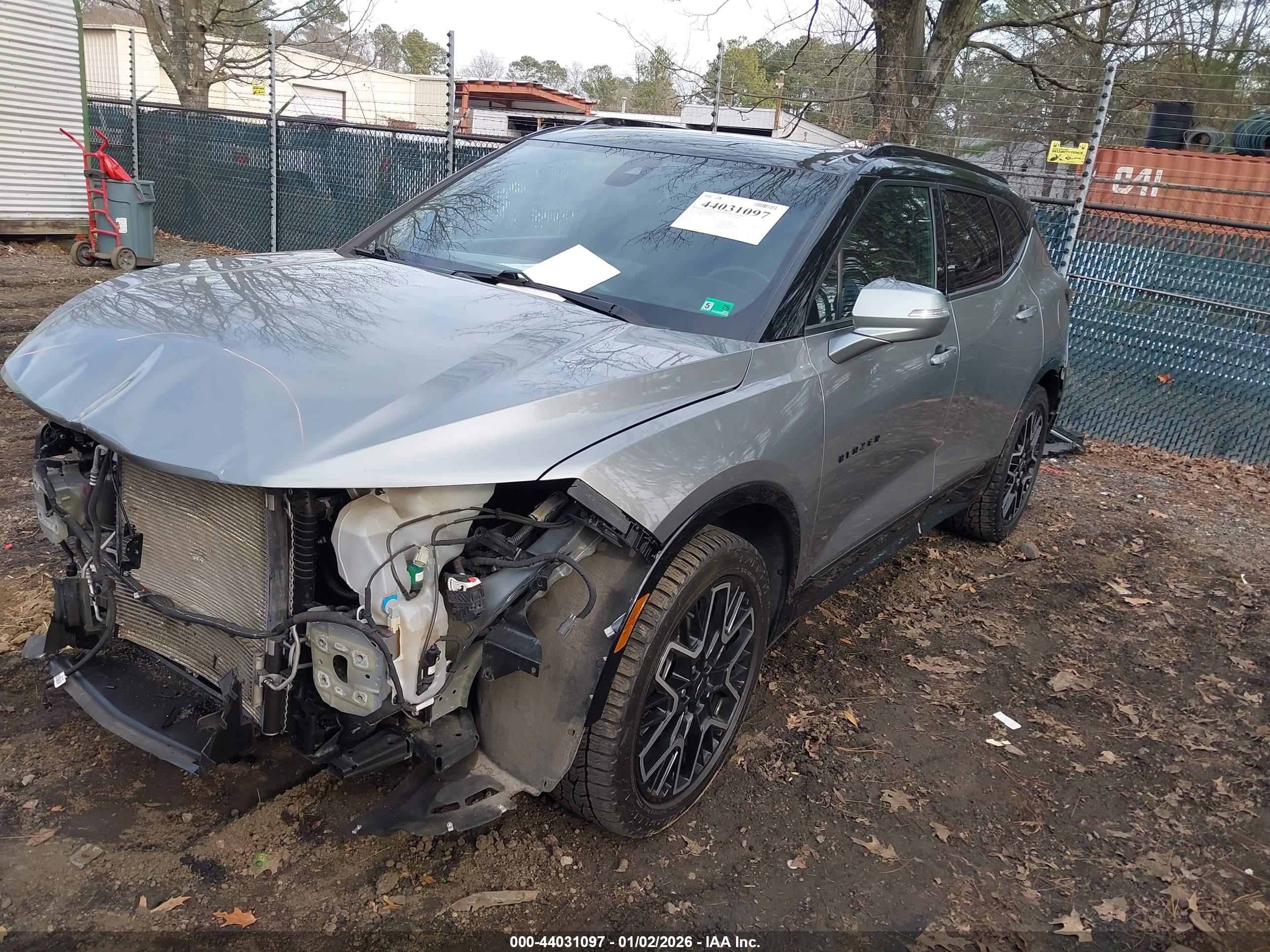 CHEVROLET BLAZER image 2