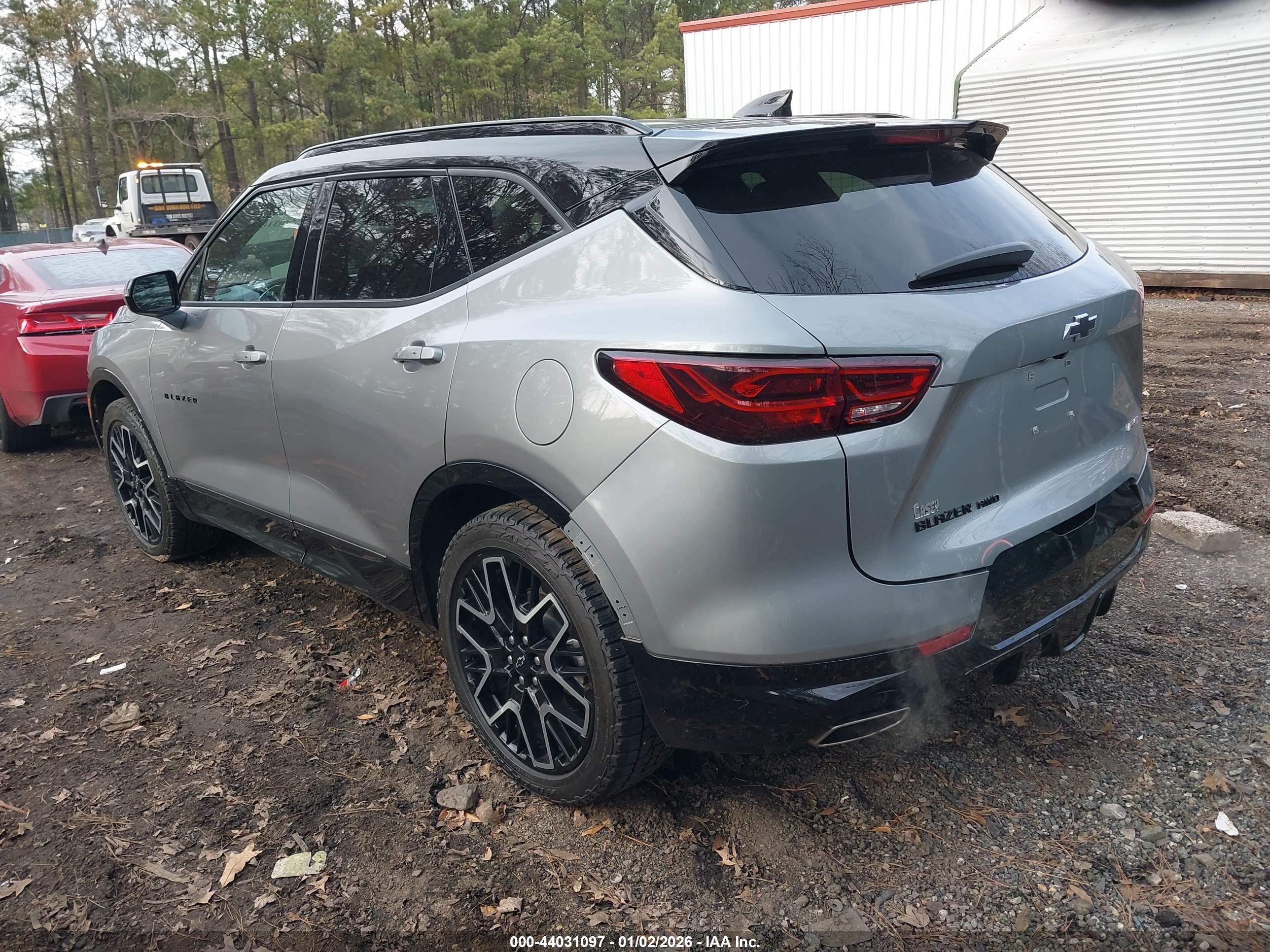CHEVROLET BLAZER image 3