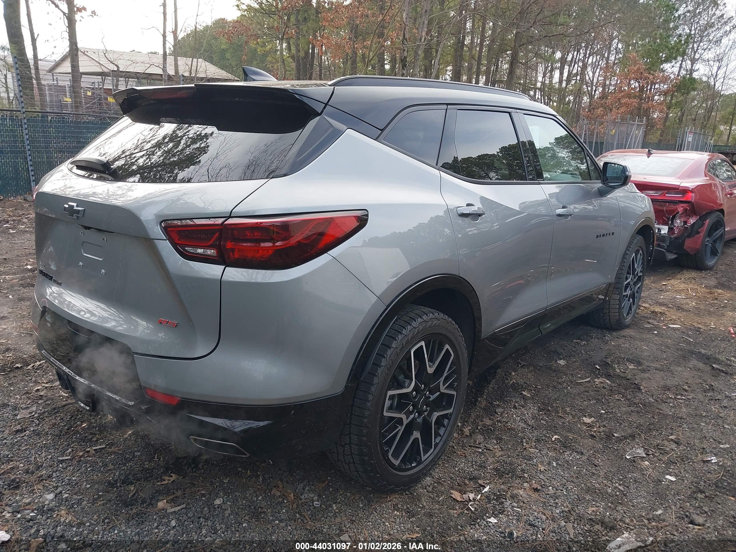 CHEVROLET BLAZER image 4