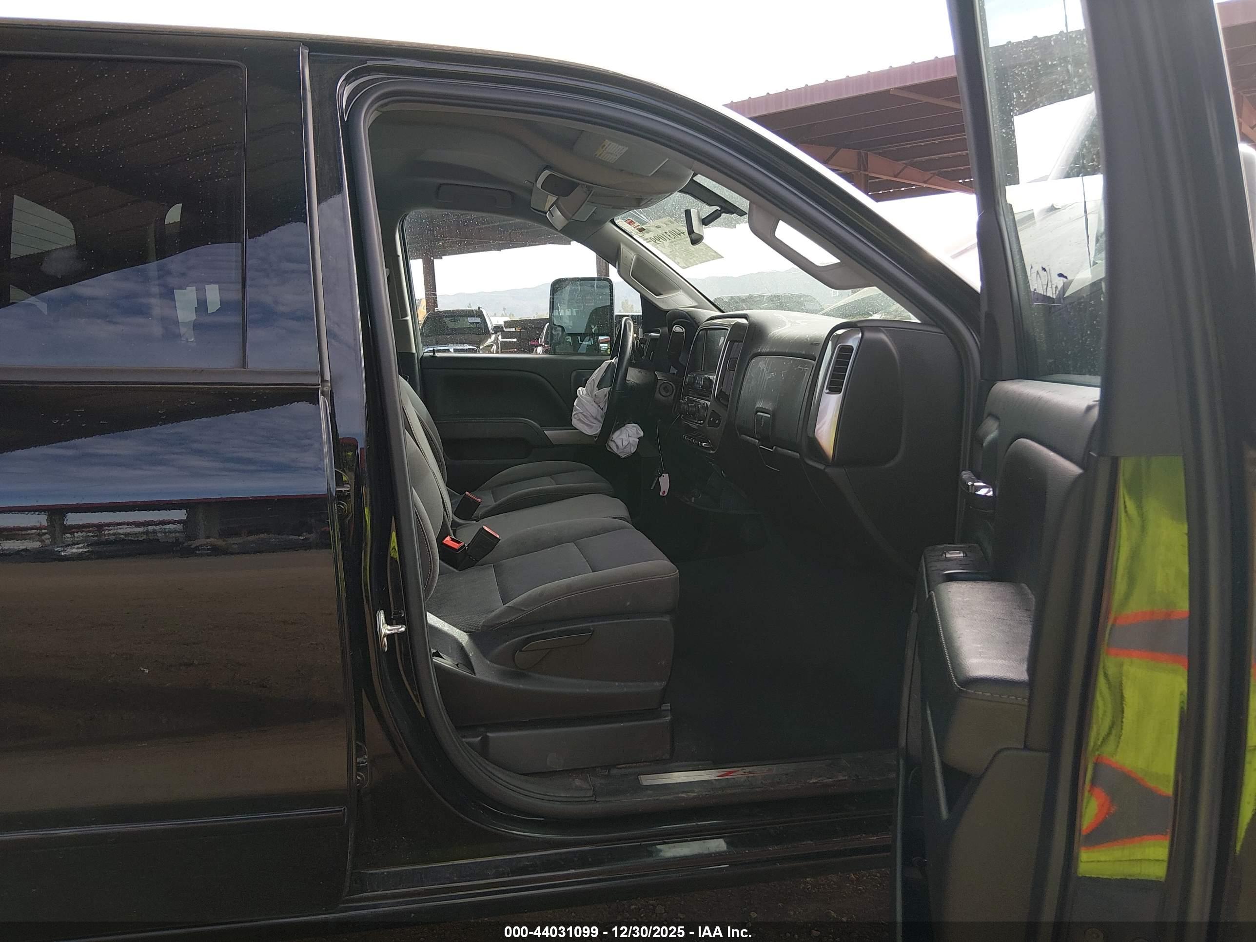 CHEVROLET SILVERADO image 5