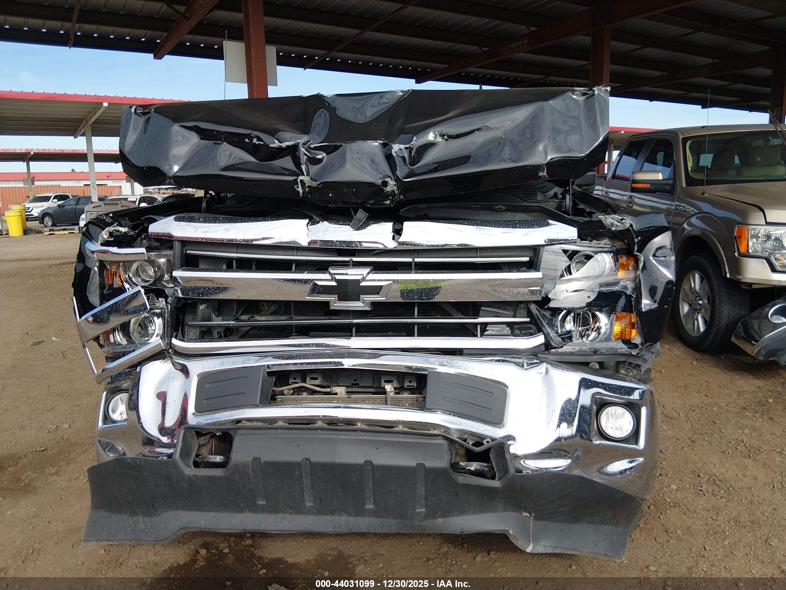 CHEVROLET SILVERADO image 6