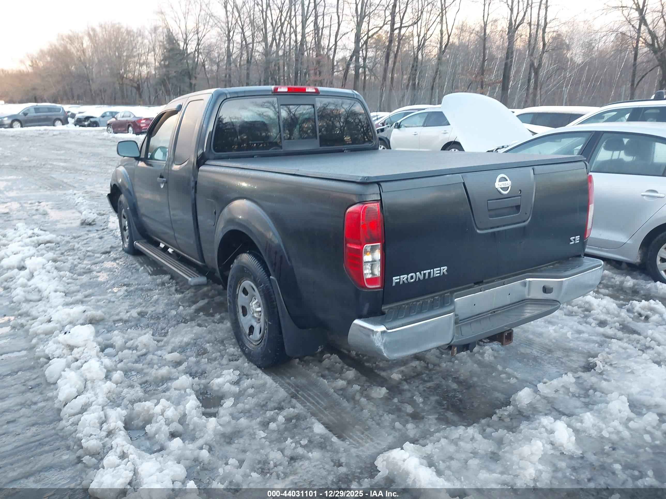 NISSAN FRONTIER image 3