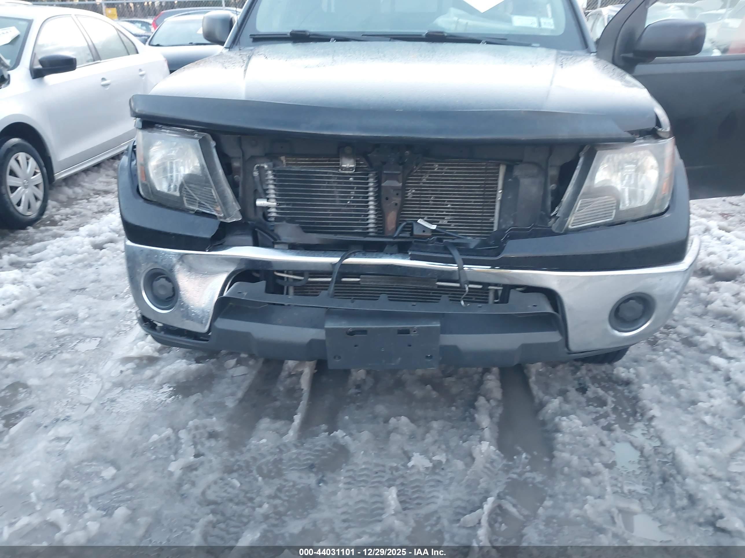 NISSAN FRONTIER image 6