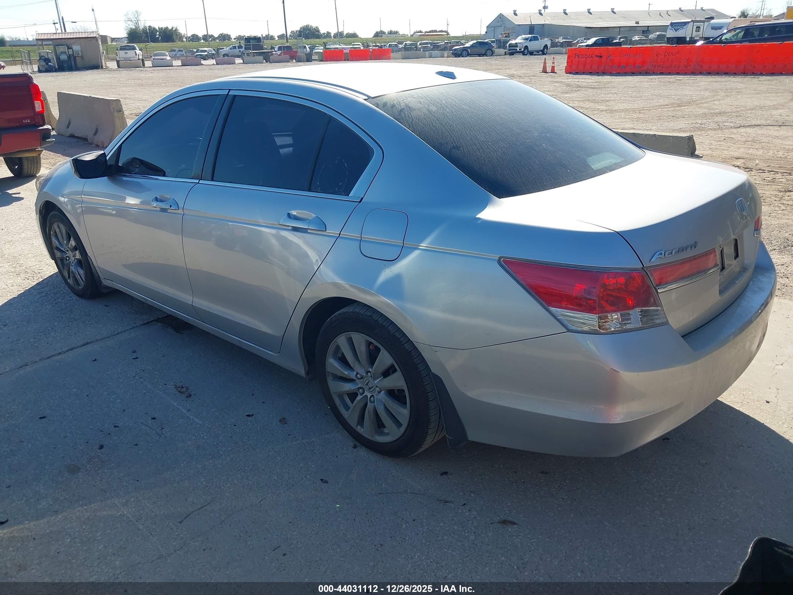HONDA ACCORD image 3