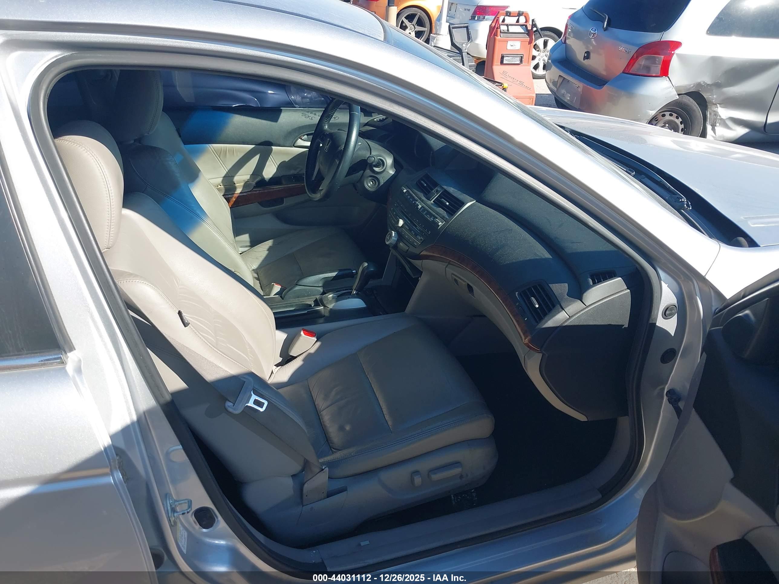 HONDA ACCORD image 5