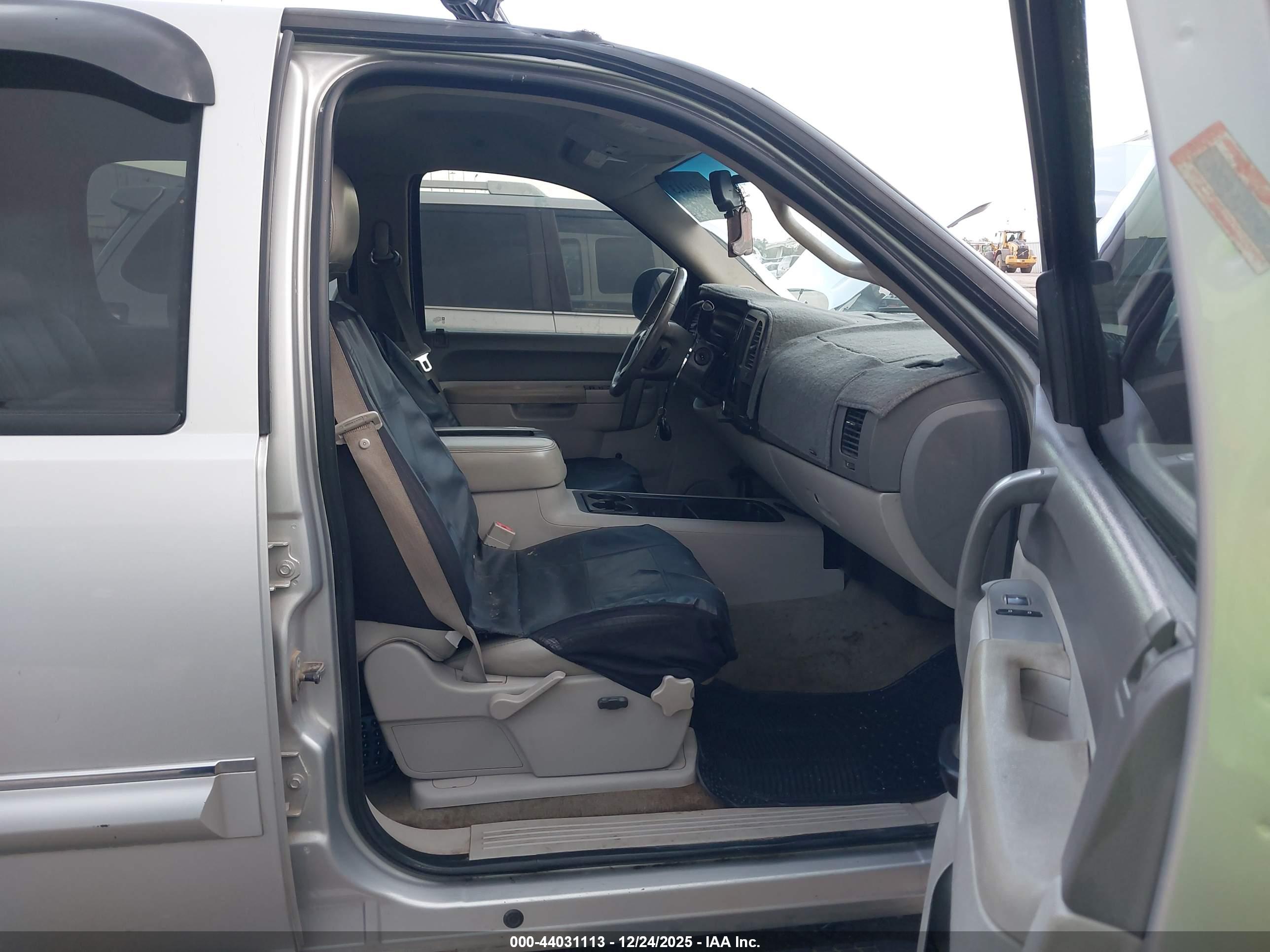 GMC SIERRA image 5
