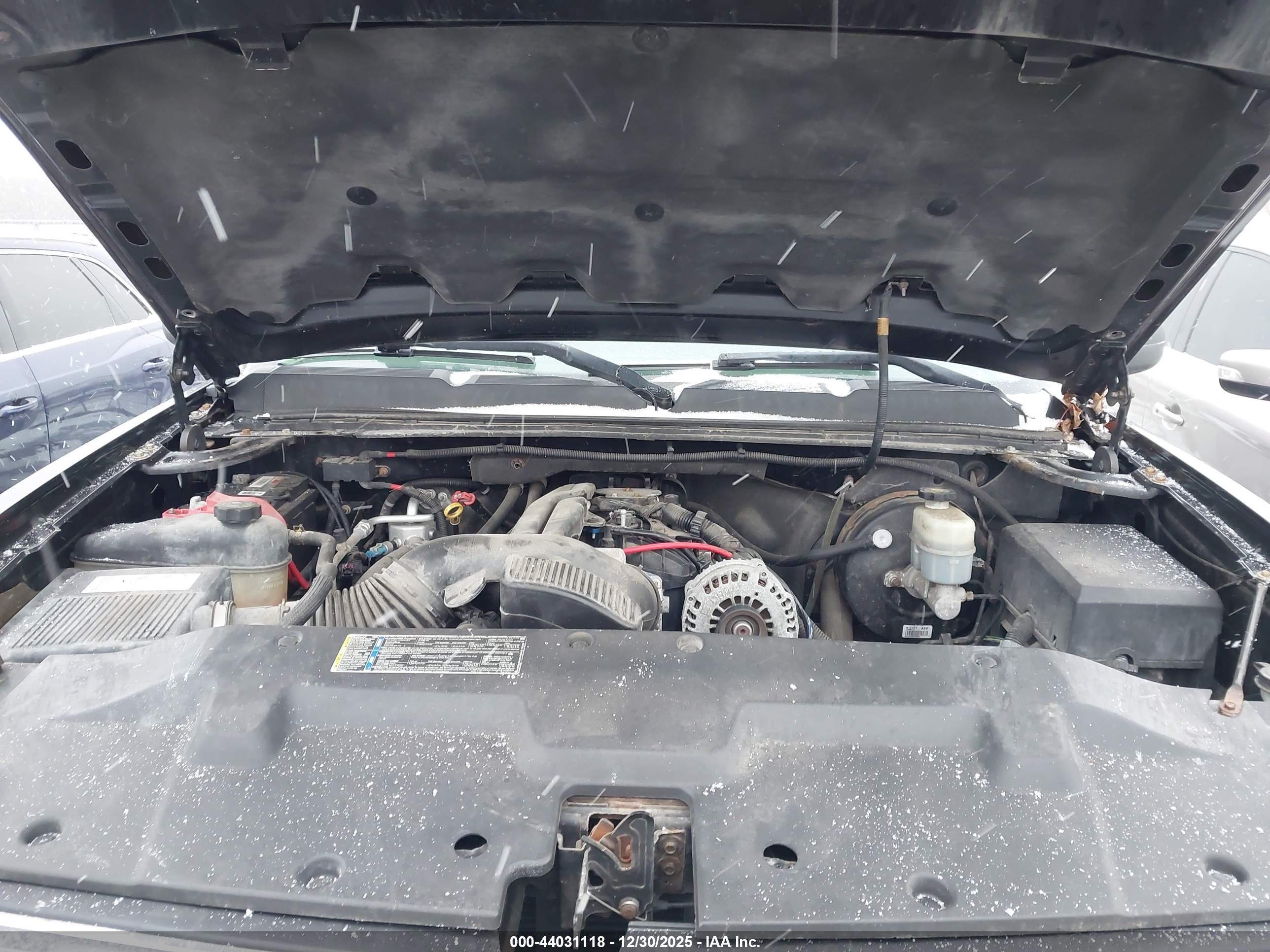 CHEVROLET SILVERADO image 10