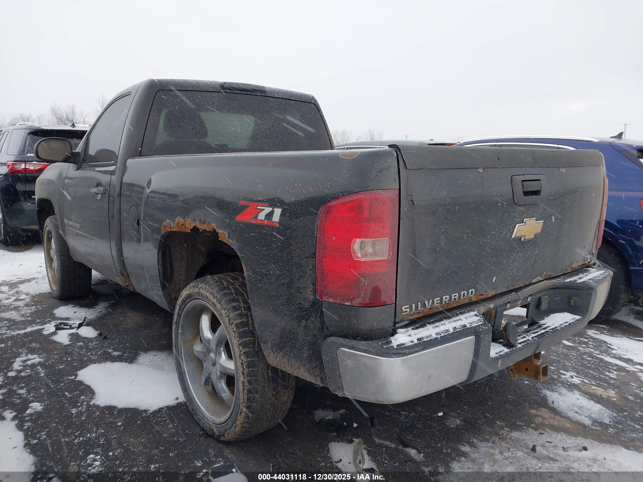 CHEVROLET SILVERADO image 3